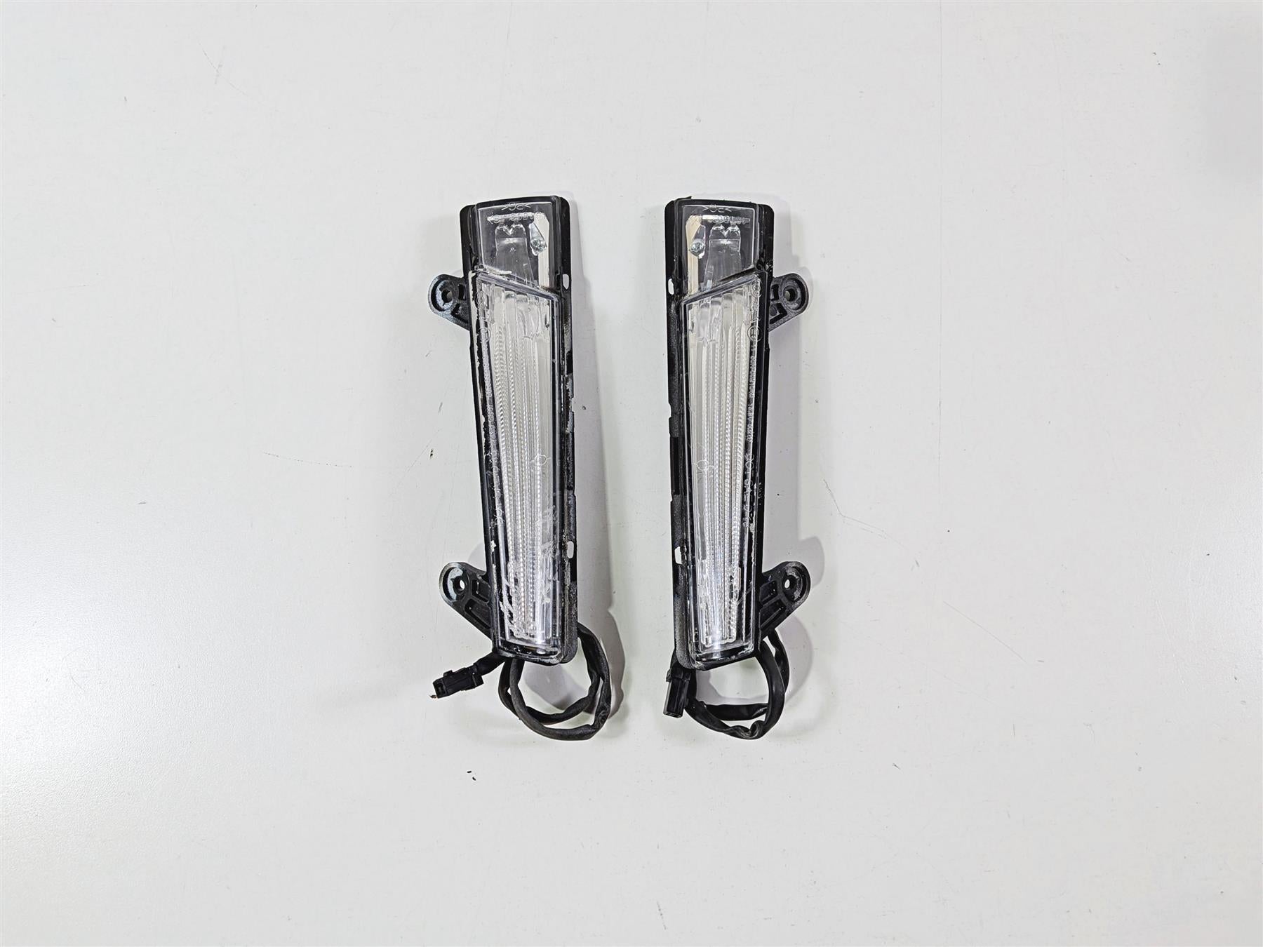 2015 Ducati Diavel Dark Front Blinker Turn Signal Set -Read 53010301B 53010311B-Mototech271