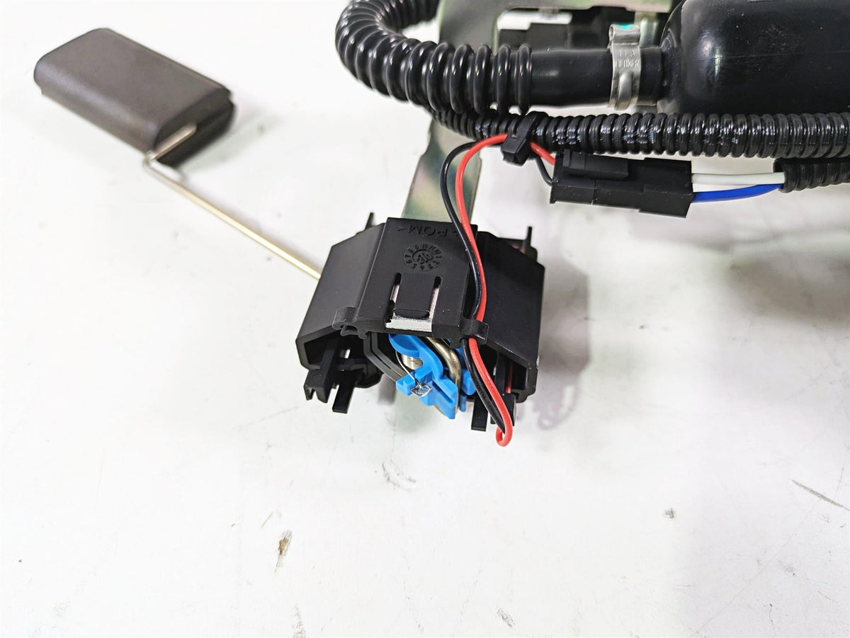 2021 Aprilia RS660 Fuel Gas Petrol Pump & Level Sending Unit 2K -Tested 2D000547 {{ shop.shopifyCountryName }} - Mototech271