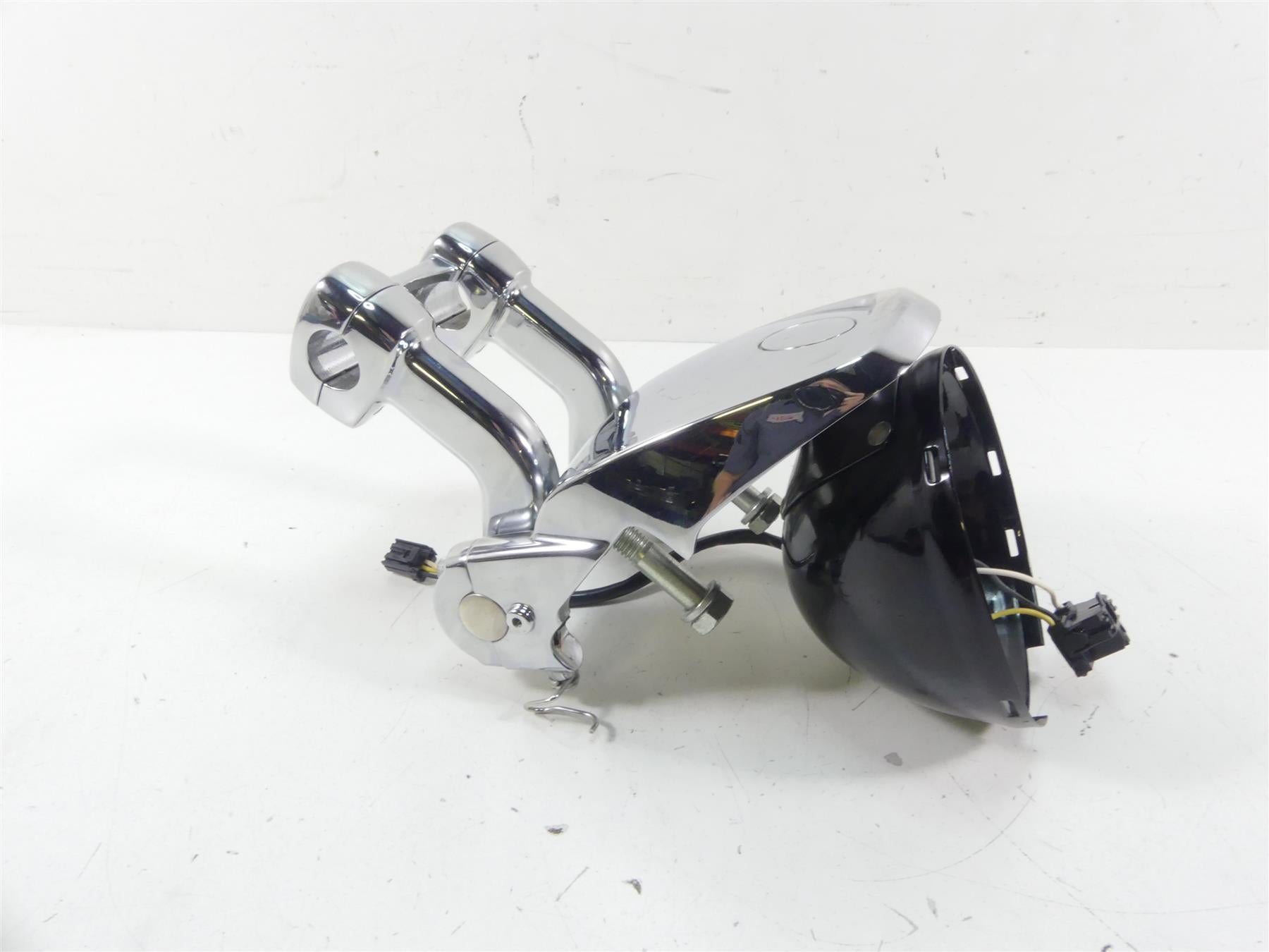 2014 Harley FXDL Dyna Low Rider Handlebar Riser Holder Lamp Bucket Set 67700192