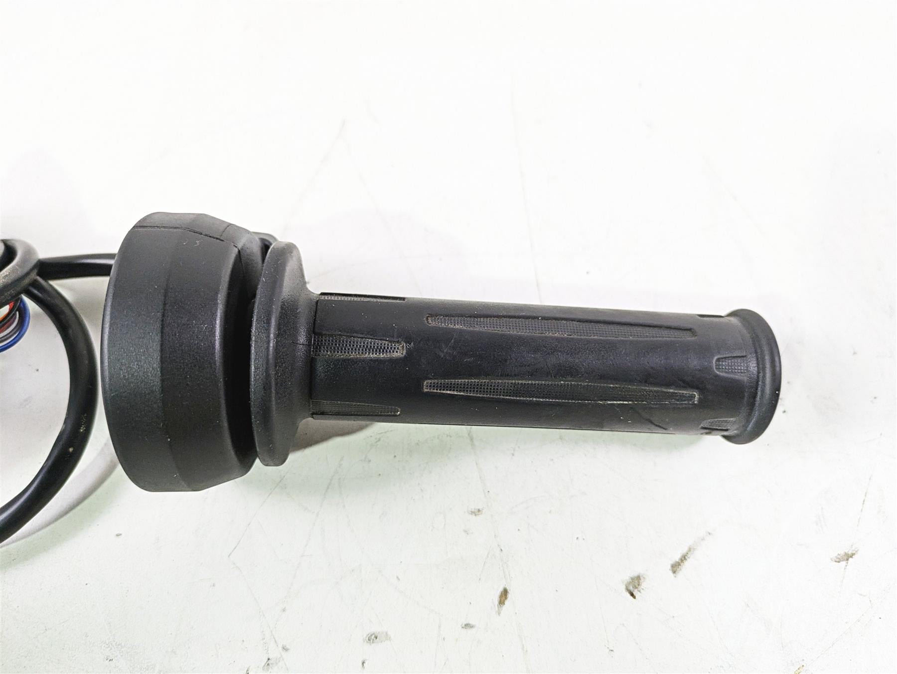 2023 BMW G310R K03 E-Throttle Hand Grip Set 61318382956 {{ shop.shopifyCountryName }} - Mototech271