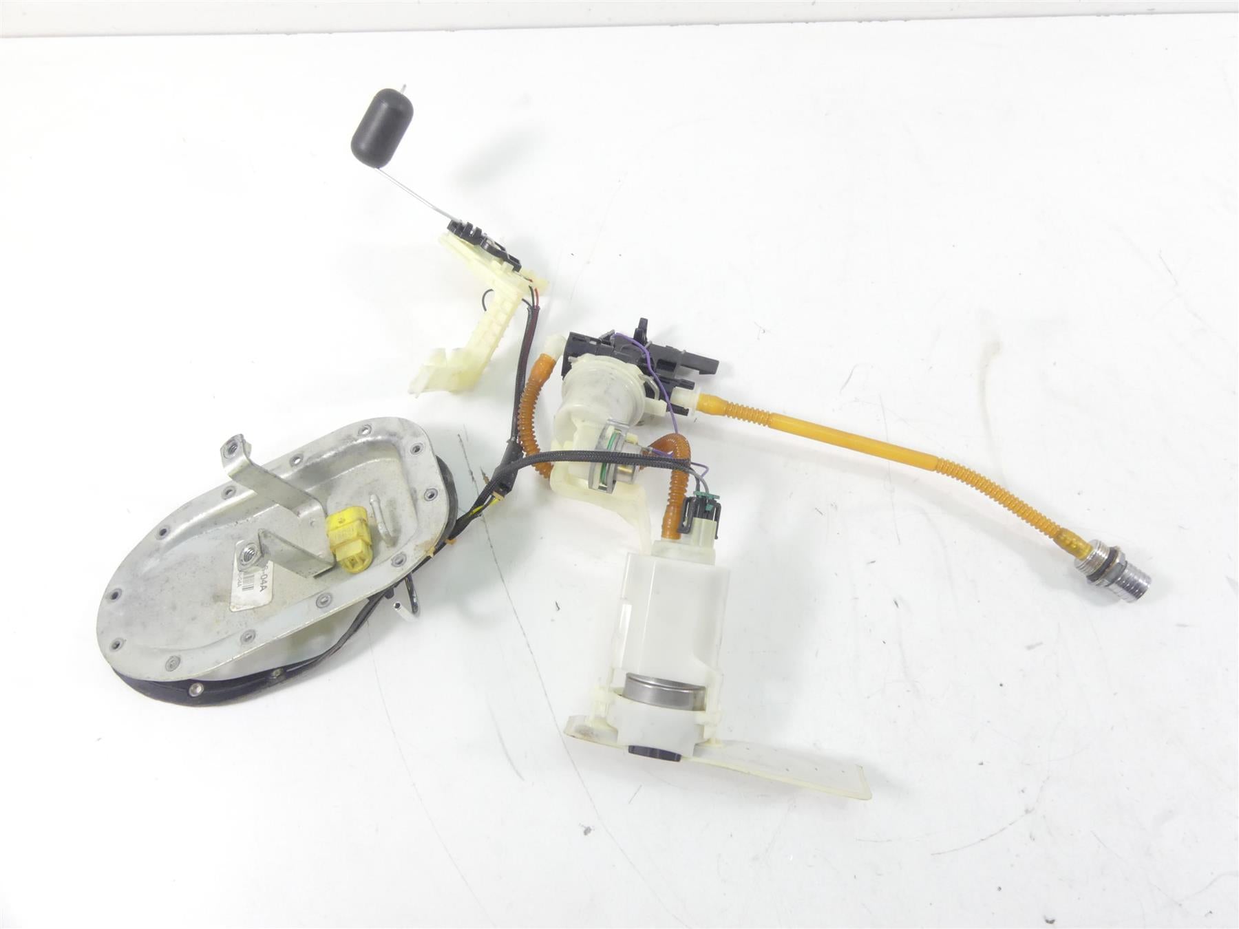 2015 Harley FXDL Dyna Low Rider Fuel Gas Petrol Pump & Sending Unit 75246-04A {{ shop.shopifyCountryName }} - Mototech271