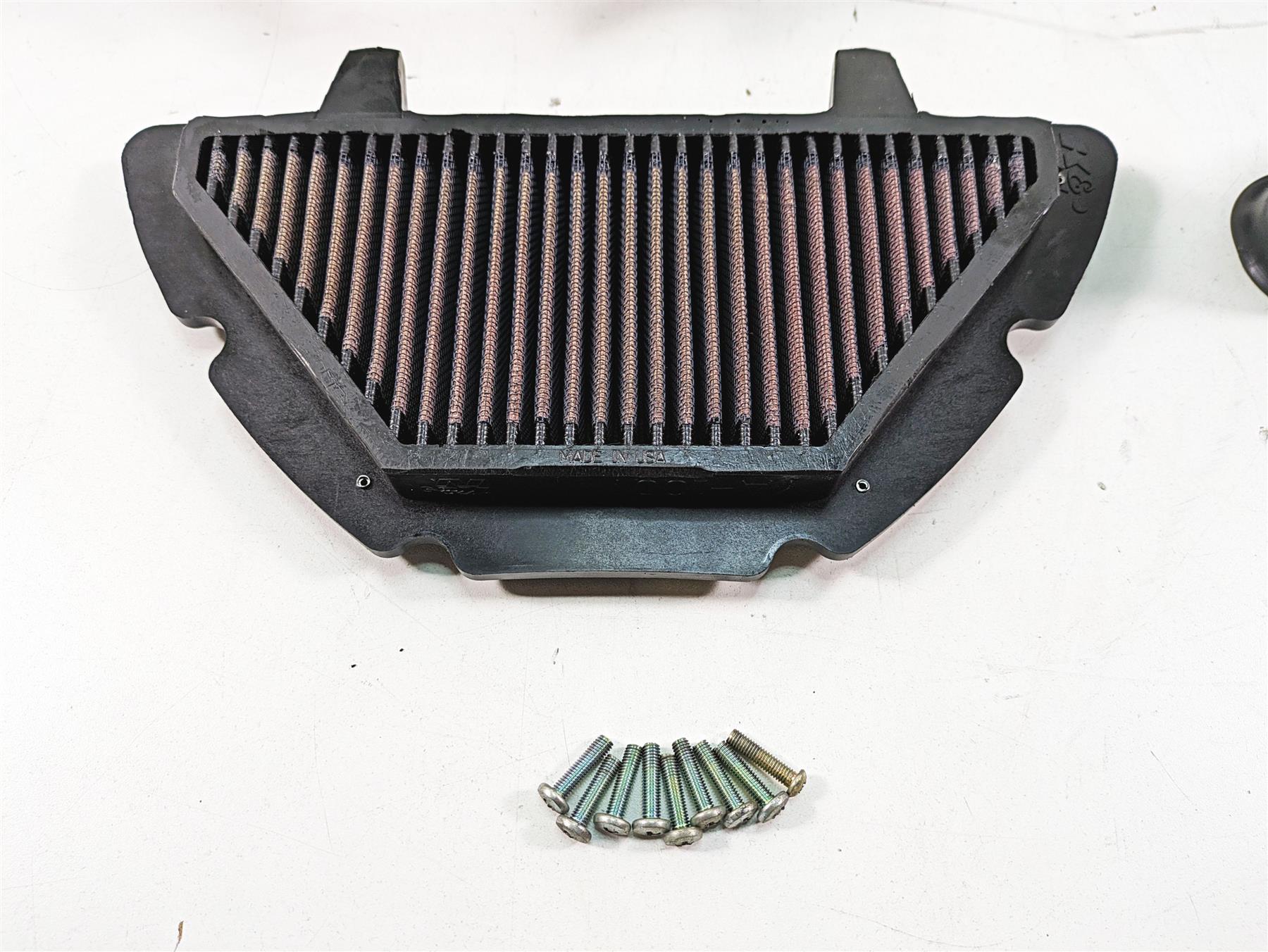 2007 Yamaha R1 YZFR1 Air Filter Box + Actuator & Tubes - Read 4C8-14411-00-00 {{ shop.shopifyCountryName }} - Mototech271