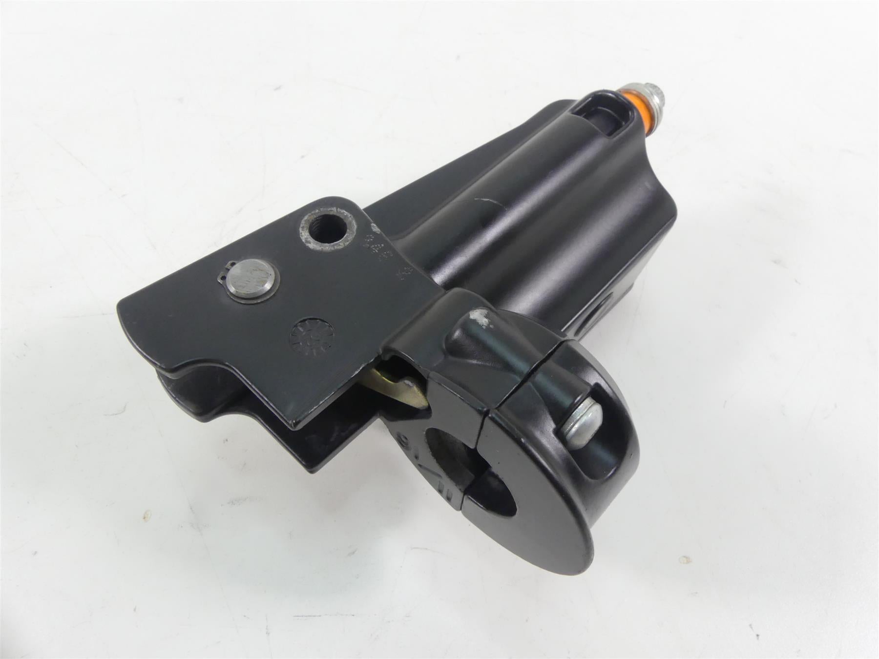 1993 Harley Dyna FXDL Low Rider Front Brake Master Cylinder 11/16 45013-93 {{ shop.shopifyCountryName }} - Mototech271