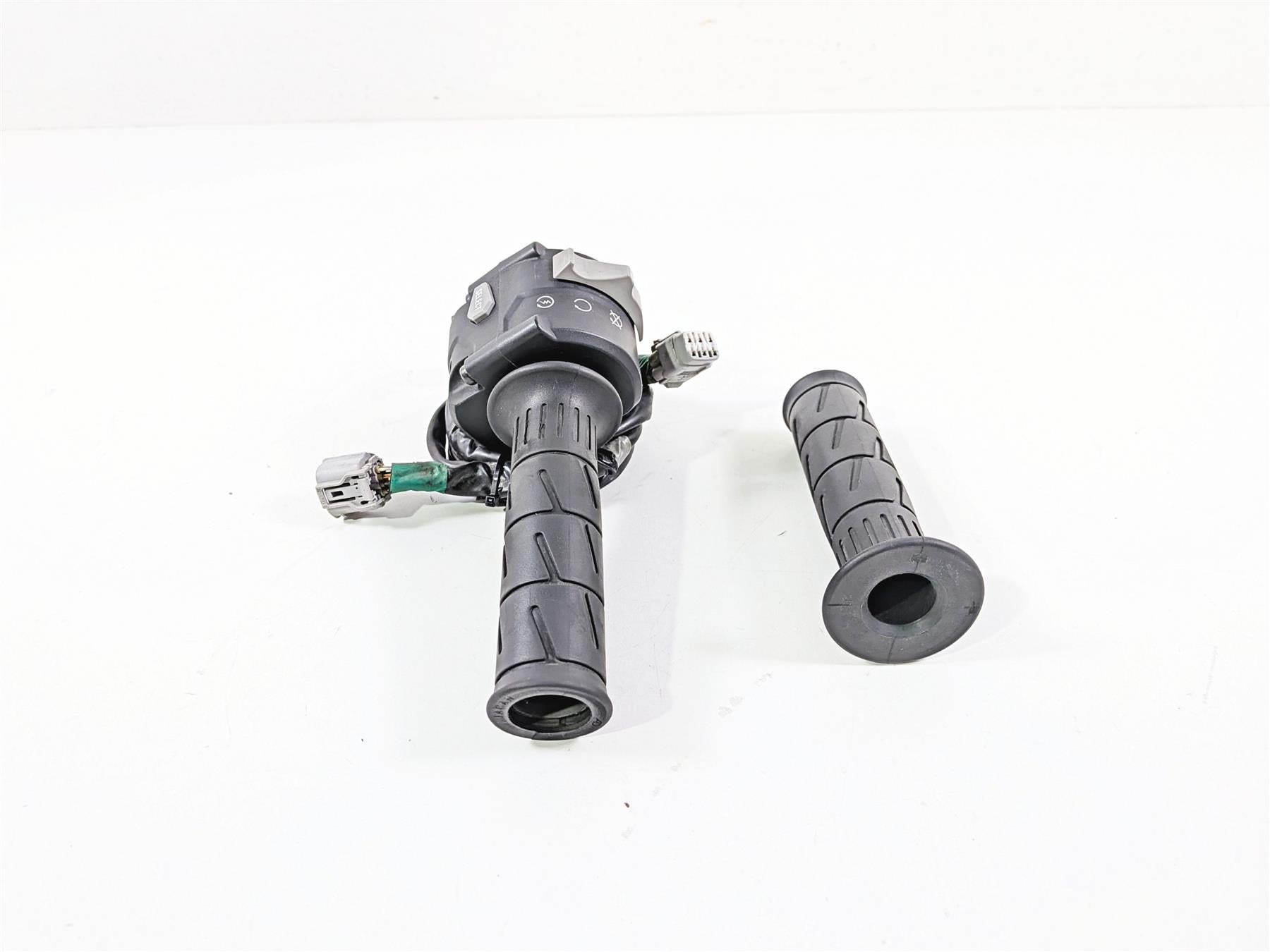 2022 Kawasaki ZX10R ZX1000 Ninja Right Hand Start Control Switch 46091-0585 {{ shop.shopifyCountryName }} - Mototech271