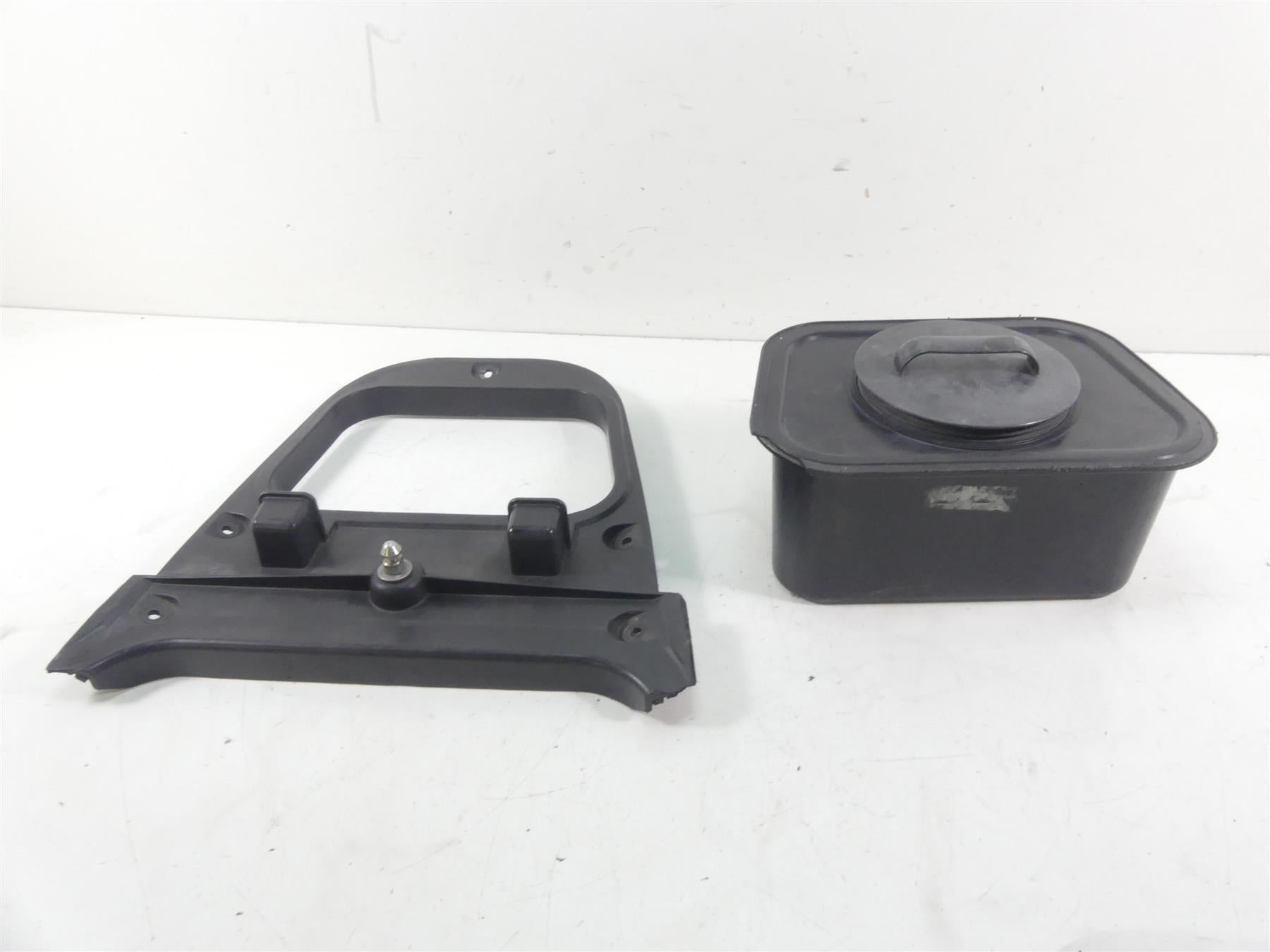 2017 Yamaha Waverunner VX 1050 CS Seat Mount + Rear Box -Read F2X-U591B-00 {{ shop.shopifyCountryName }} - Mototech271