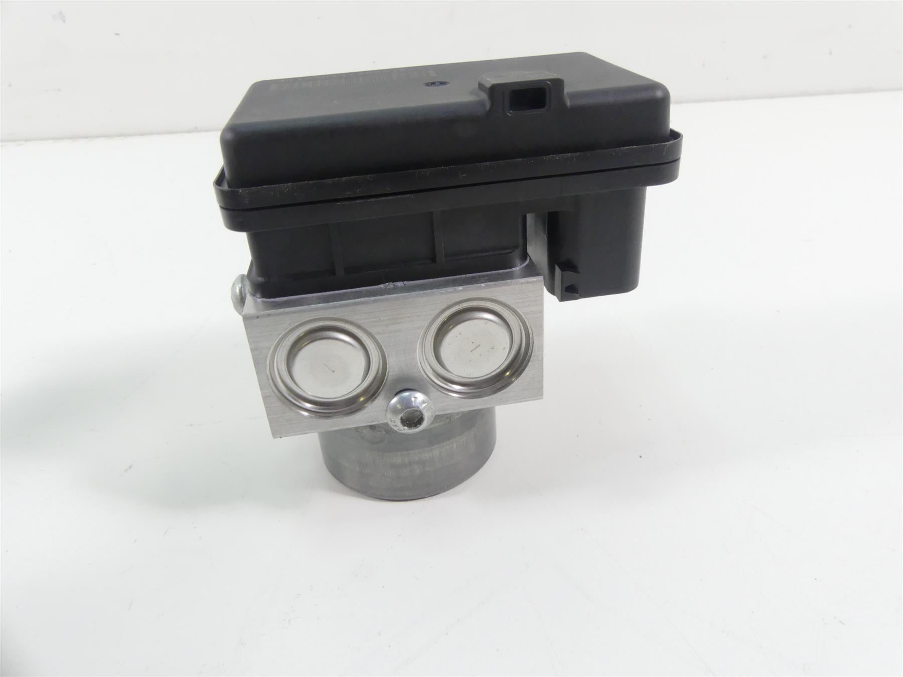 2019 Harley FLHC Softail Heritage Abs Brake Pump Pressure Module Unit 41100044C {{ shop.shopifyCountryName }} - Mototech271
