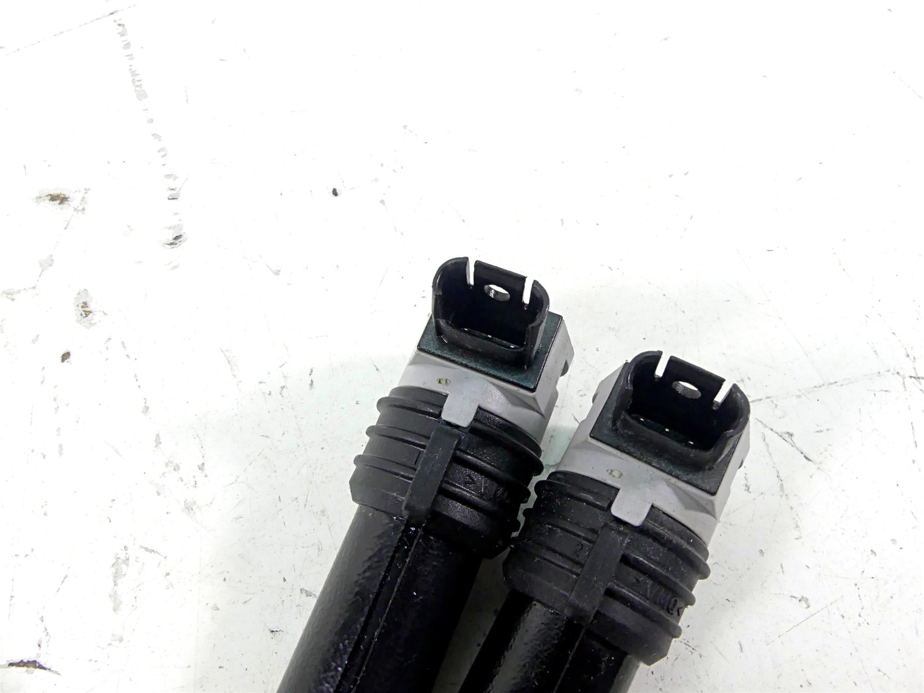 2009 BMW R1200 GS K25 Ignition Coil Stick Coils Set 12137715847 12137715857 {{ shop.shopifyCountryName }} - Mototech271