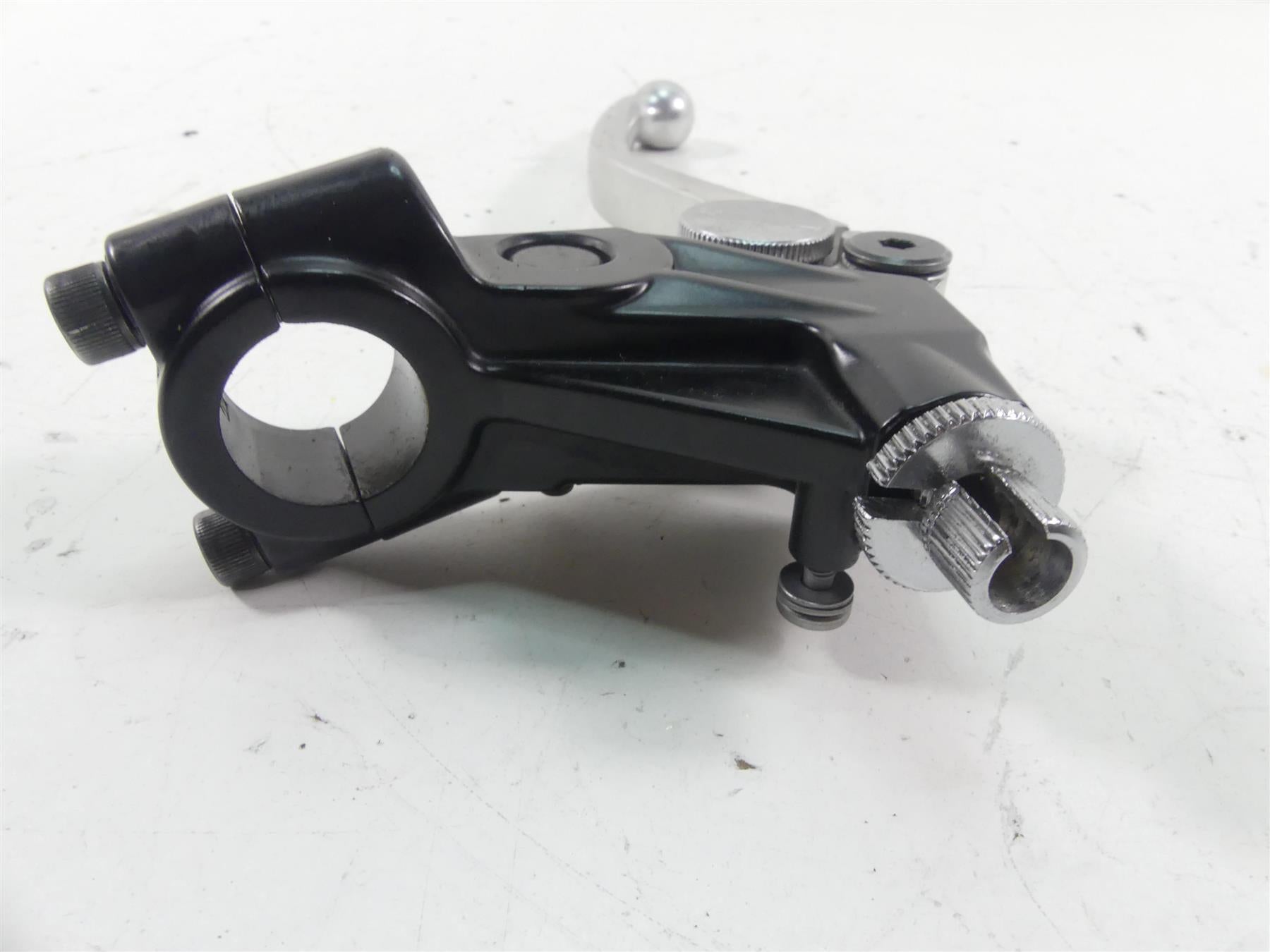 2017 Triumph Thruxton 1200 R Clutch Perch & Lever Set T2043111 {{ shop.shopifyCountryName }} - Mototech271