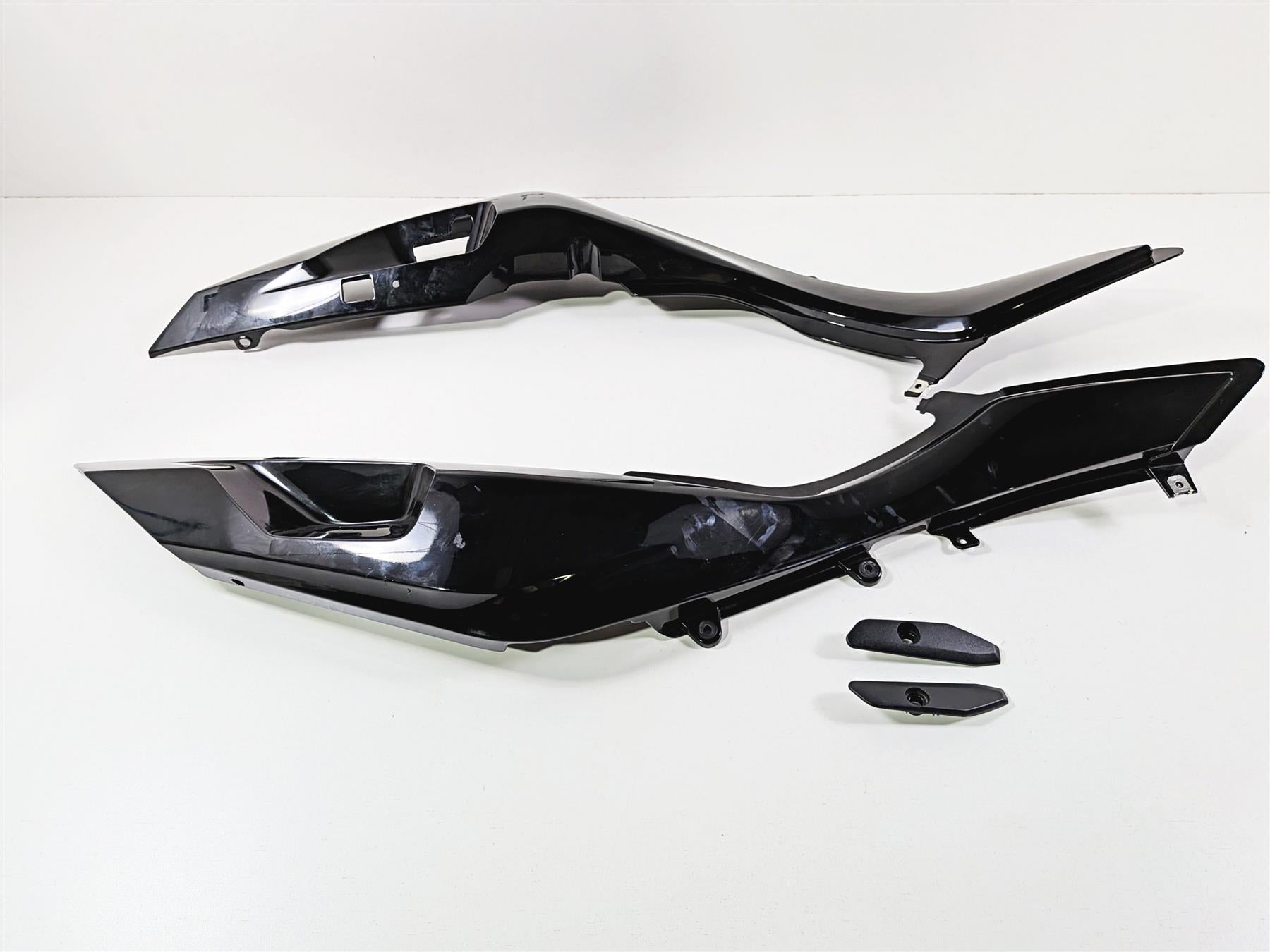 2023 BMW R1250RT RTP K52 Rear Black Tail Side Cover Fairing Set 46638533577 {{ shop.shopifyCountryName }} - Mototech271