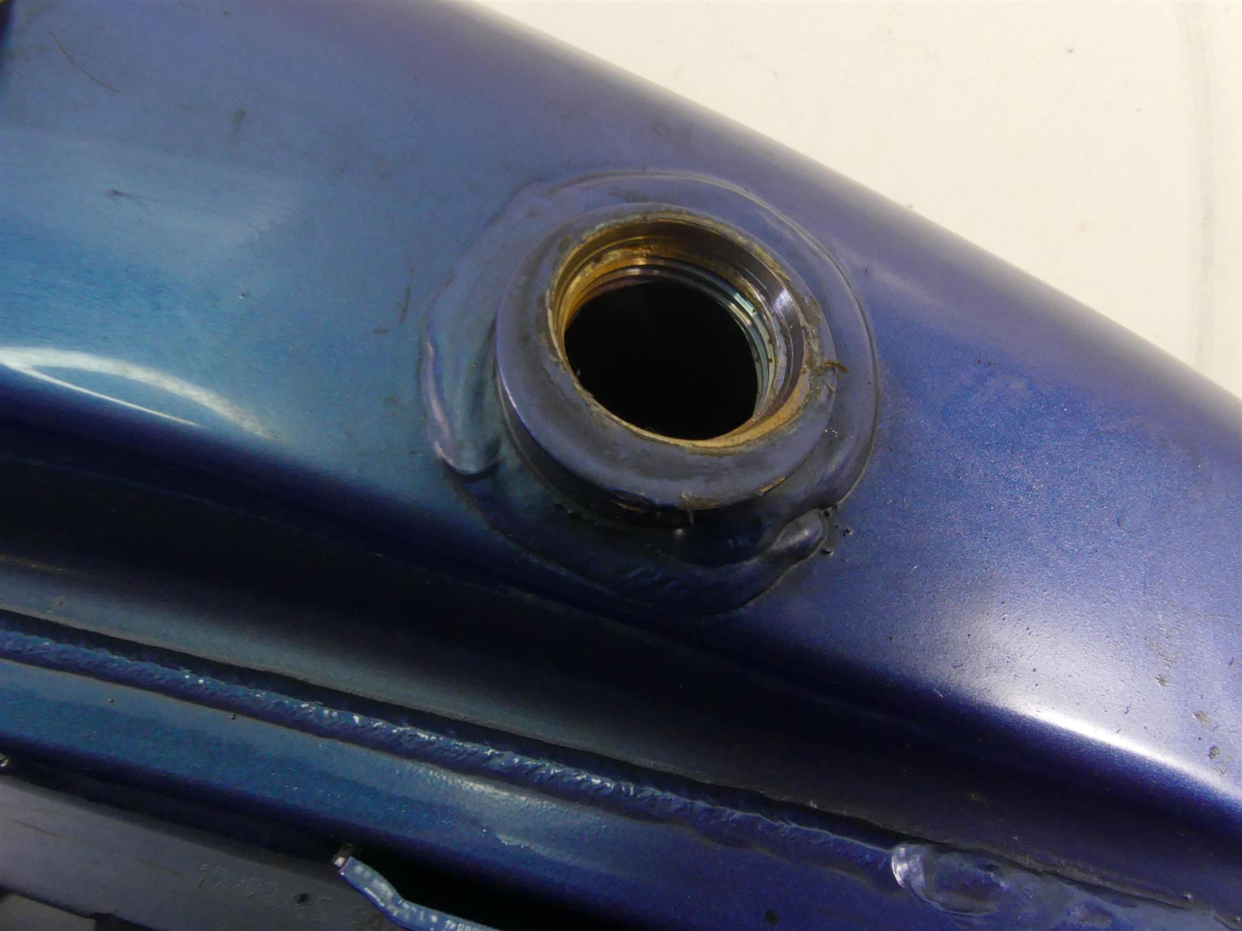 2005 Harley Dyna FXDLI Low Rider Fuel Gas Petrol Tank - Read 61000706 {{ shop.shopifyCountryName }} - Mototech271
