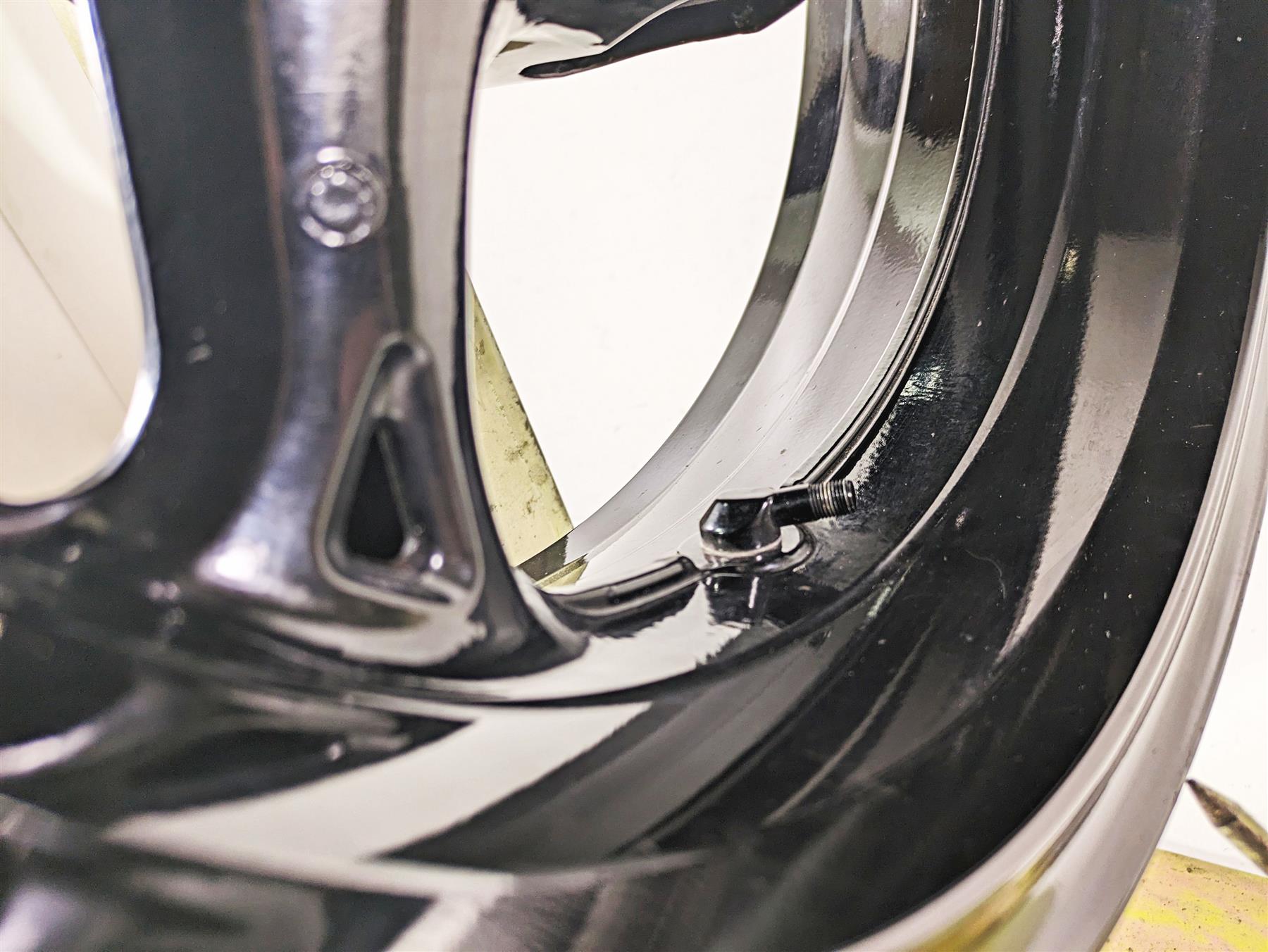 2018 Suzuki GSX1300 R Hayabusa Straight 17x6 Rear Wheel Rim 64111-15H11 {{ shop.shopifyCountryName }} - Mototech271
