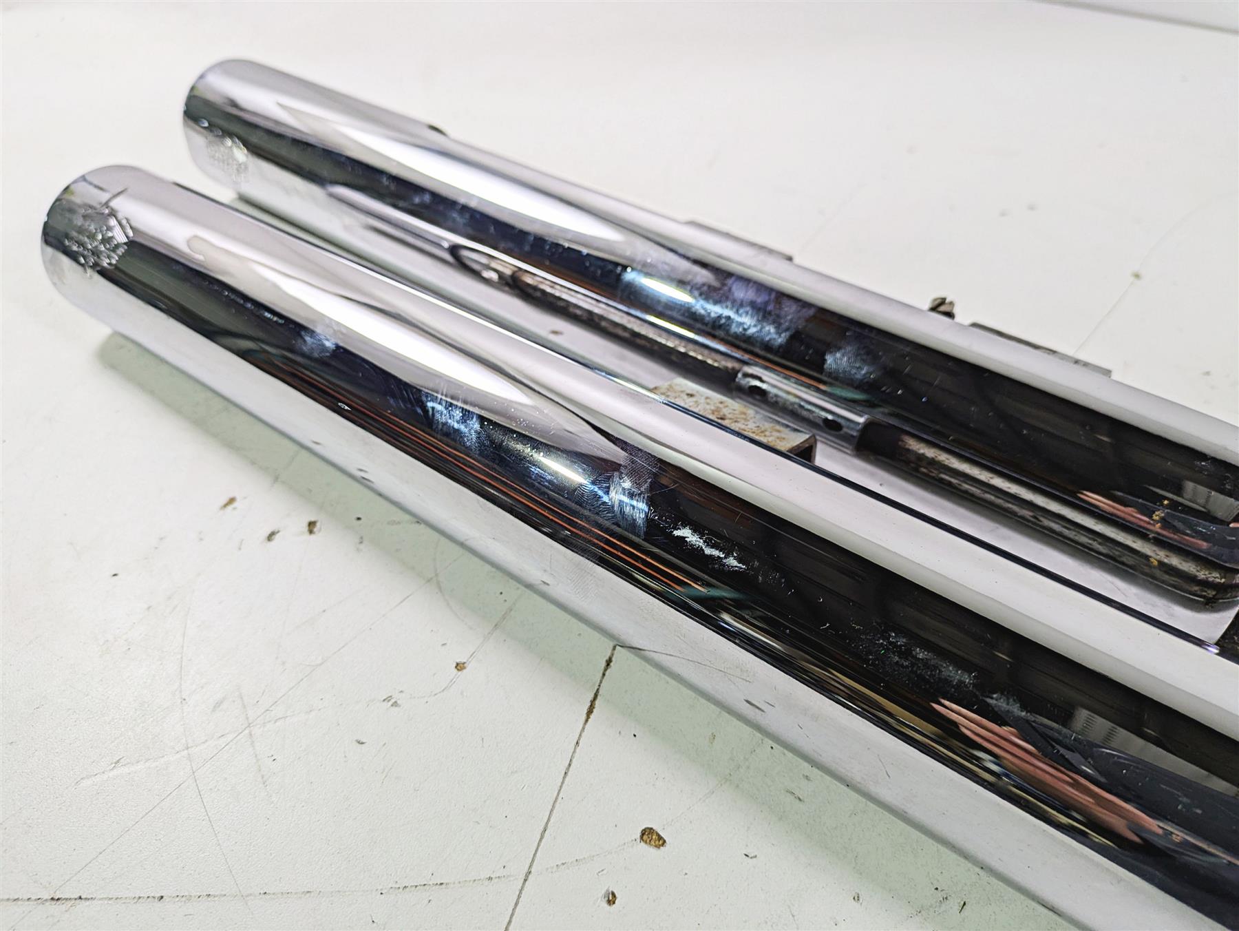 2009 Harley FXCWC Softail Rocker Vance Hines Straightshot Exhaust Mufflers 16831 {{ shop.shopifyCountryName }} - Mototech271