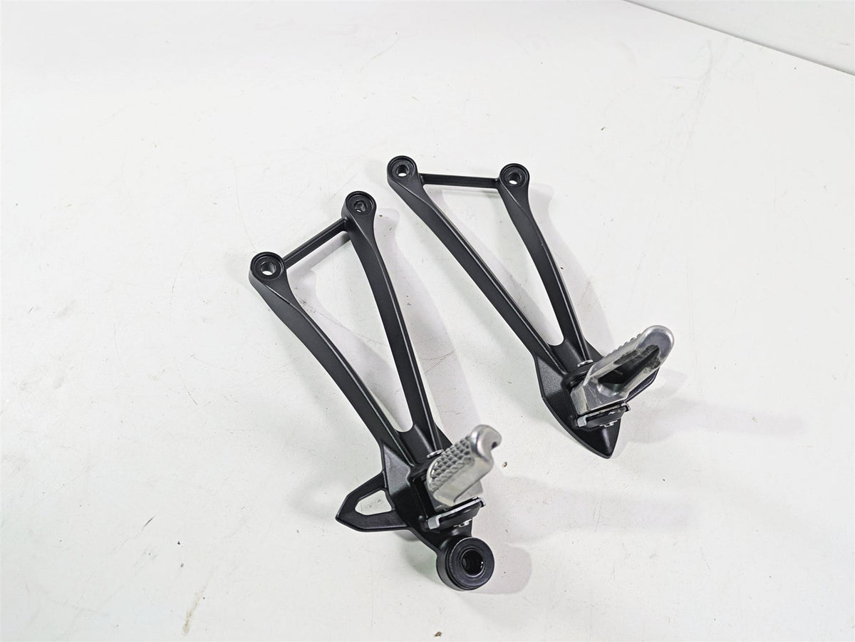 2024 Kawasaki ZX6R ZX636 Ninja Passenger Footpeg Foot Peg Set 35063-0444-18R {{ shop.shopifyCountryName }} - Mototech271