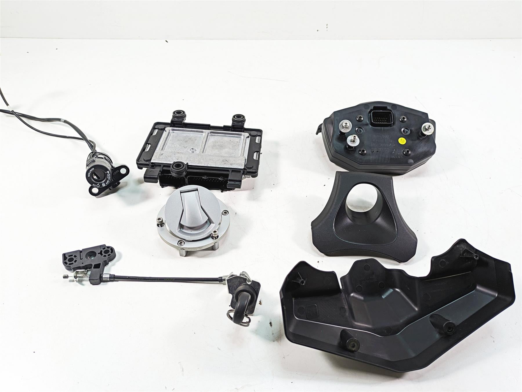 2020 Moto Guzzi V85 TT Adventure Ignition Switch Speedo Cdi Ecm Set 2B000446 {{ shop.shopifyCountryName }} - Mototech271