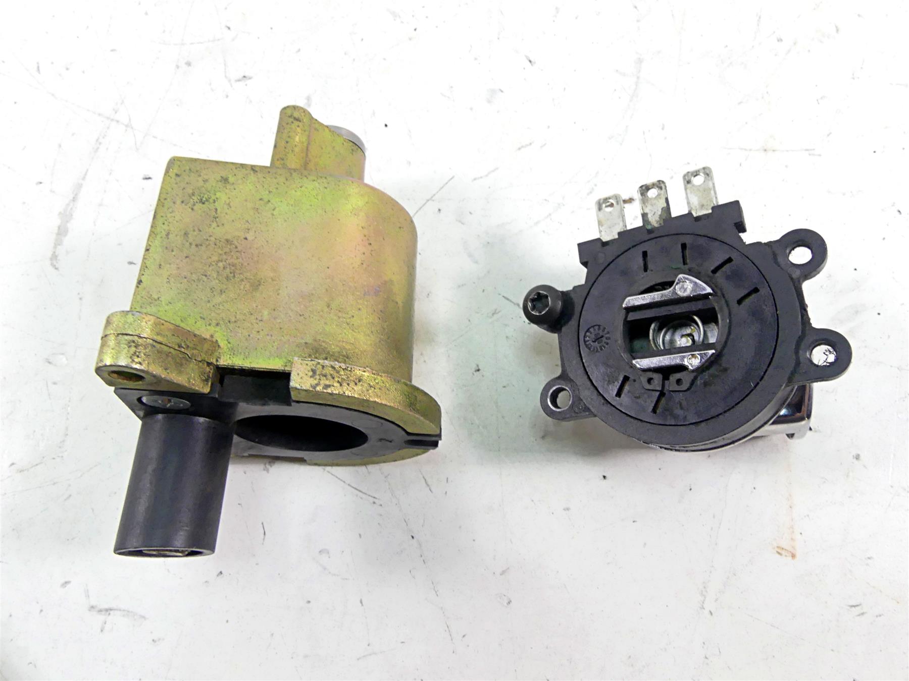 2010 Harley Touring FLHRC Road King Ignition Switch Steering Lock -Vin 71313-96A {{ shop.shopifyCountryName }} - Mototech271