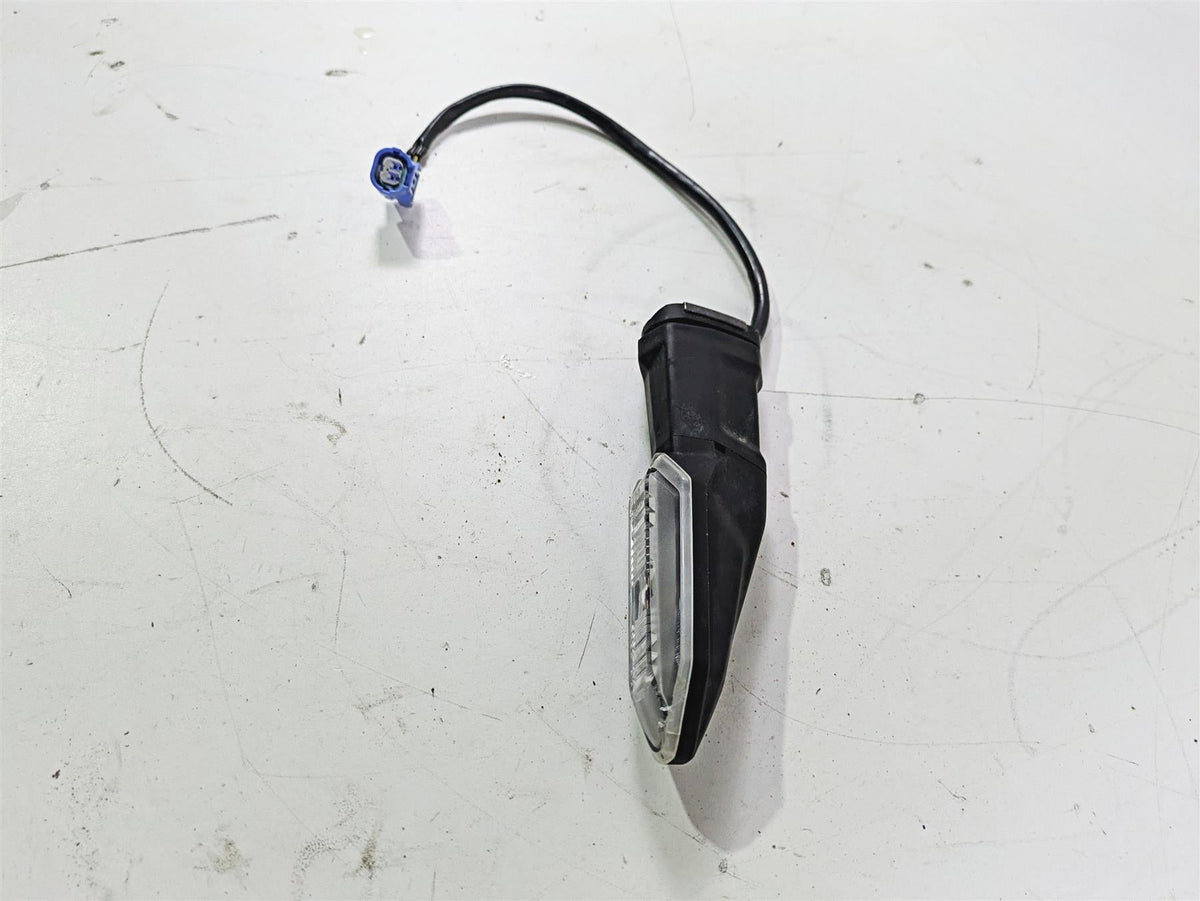 2024 Kawasaki ZX6R ZX636 Ninja Rear Right Blinker Turn Signal - Read 23037-0551 {{ shop.shopifyCountryName }} - Mototech271