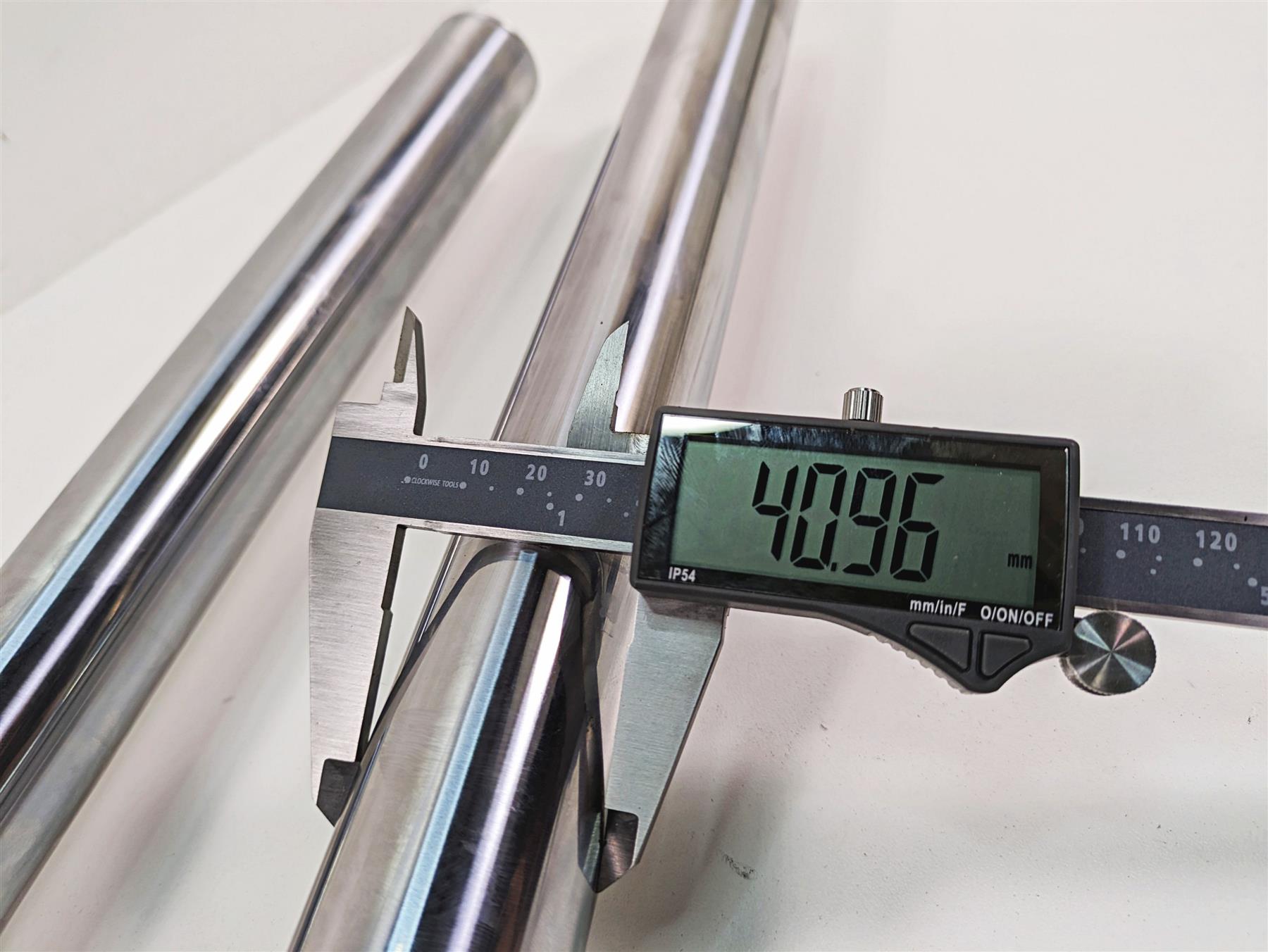 2006 Honda V-Twin VTX1300 R Straight Showa Front Fork Leg Set 41mm 51400-MEA-671 {{ shop.shopifyCountryName }} - Mototech271