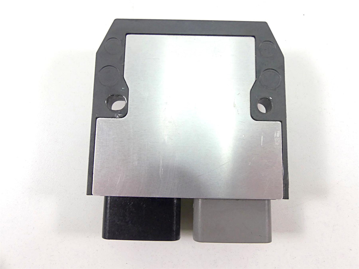 2022 Triumph Speed Triple 1200 RS Rectifier Voltage Regulator T1300679 FH027AA {{ shop.shopifyCountryName }} - Mototech271