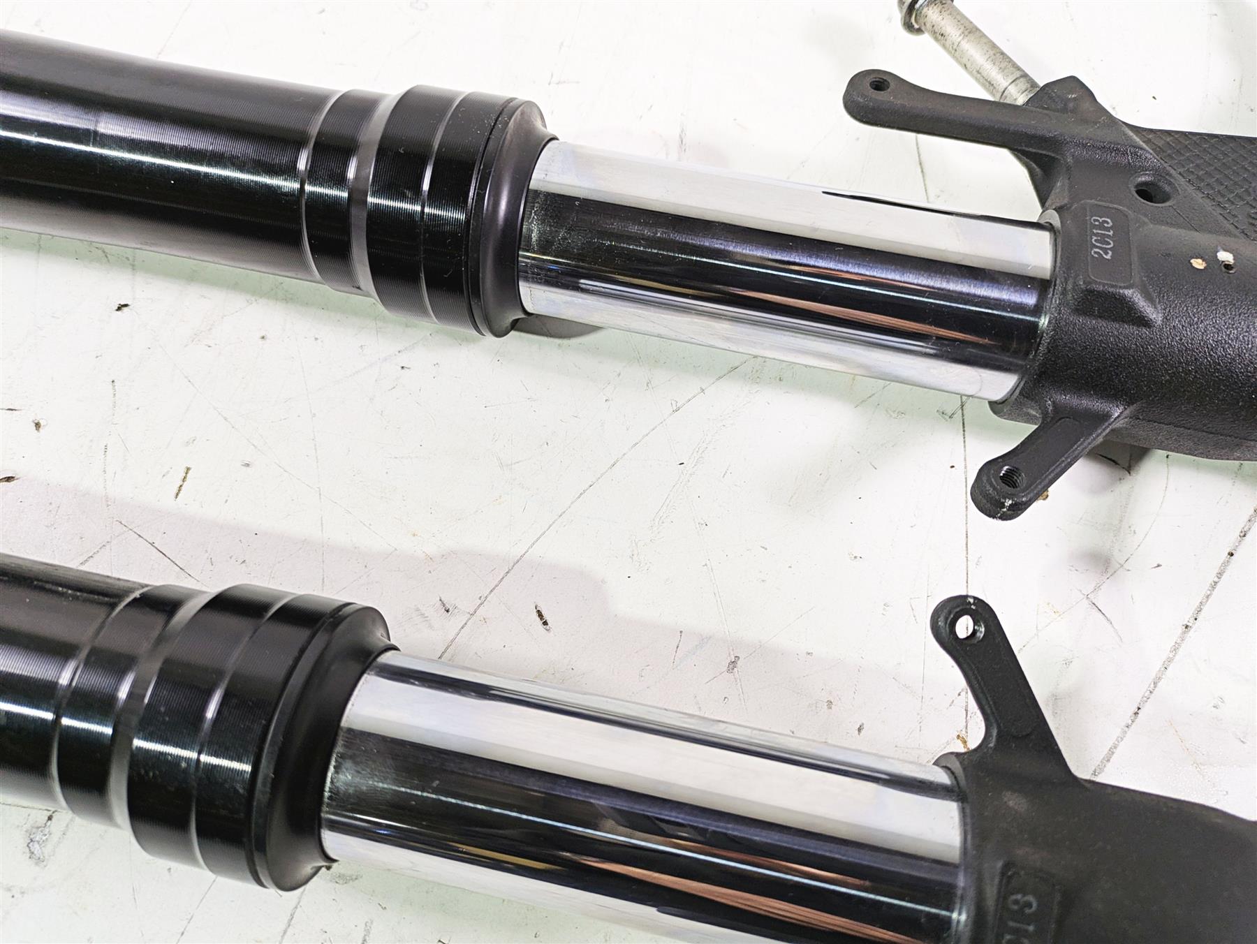 2016 Suzuki GSXR1000 Showa Front Fork Leg Shock Set 51103-47H20 51104-47H20 {{ shop.shopifyCountryName }} - Mototech271