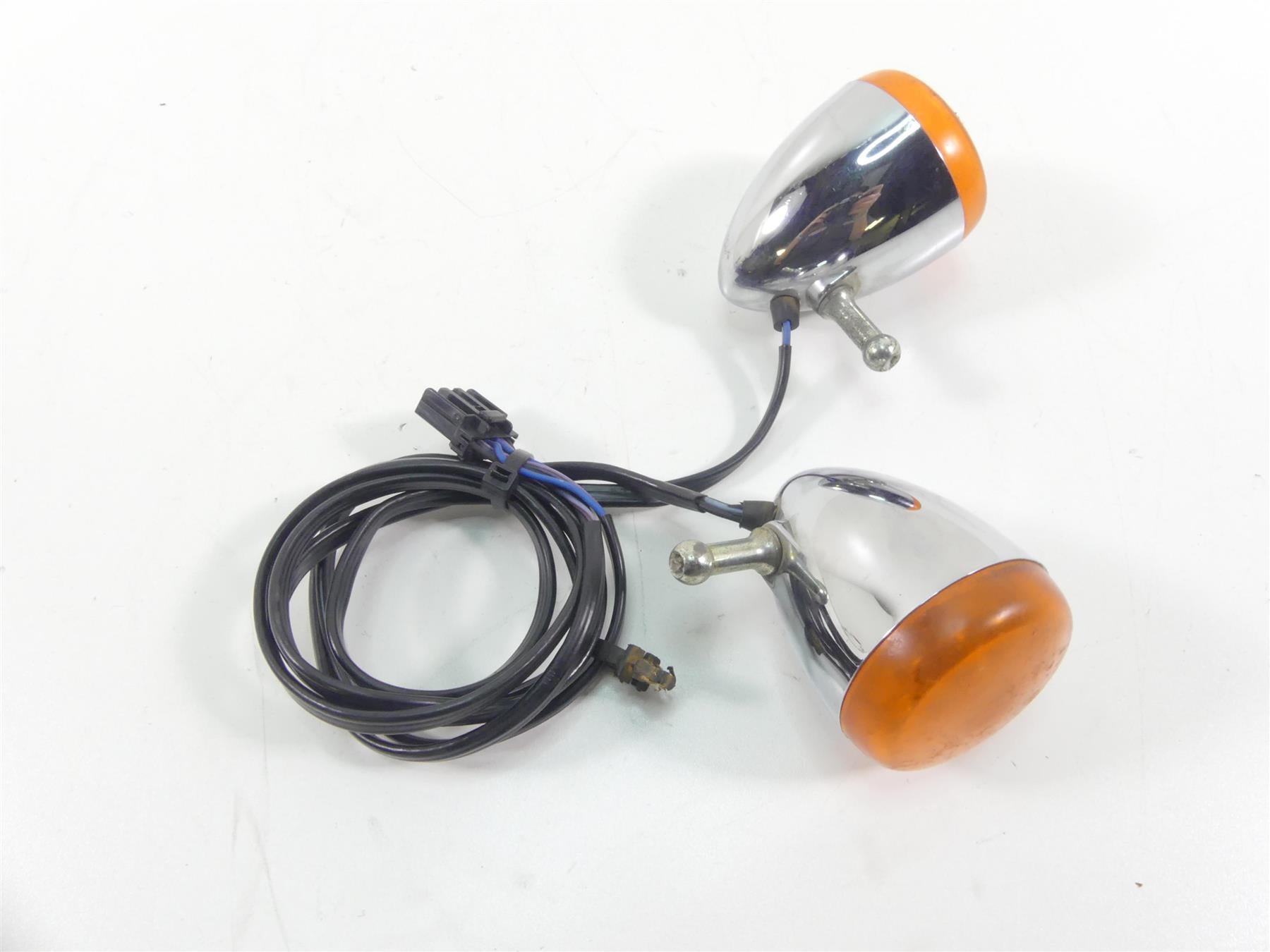 2006 Harley Sportster XL1200 Custom Front Turn Signal Blinker Set 68972-00 {{ shop.shopifyCountryName }} - Mototech271