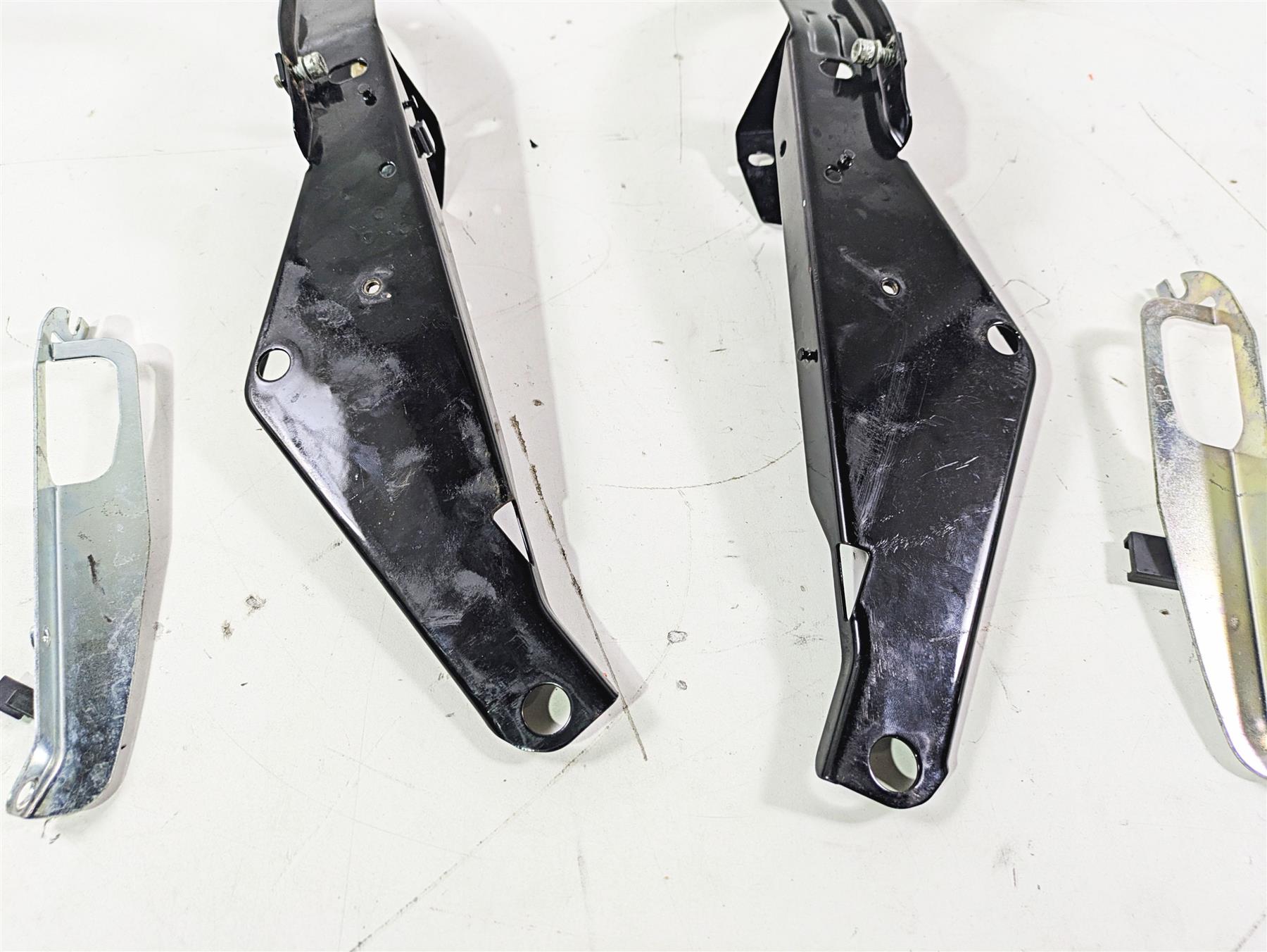 2008 Harley Touring FLHTP Electra Glide Front Fairing Mounts Set 58478-96 {{ shop.shopifyCountryName }} - Mototech271