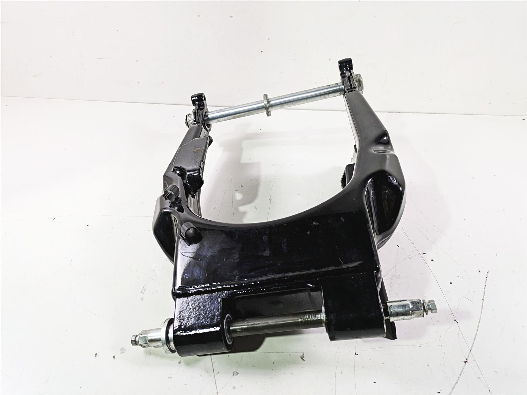 2015 Harley Touring FLHTKL E -Glide Low Rear Swingarm + Axle Set 47549-09A {{ shop.shopifyCountryName }} - Mototech271