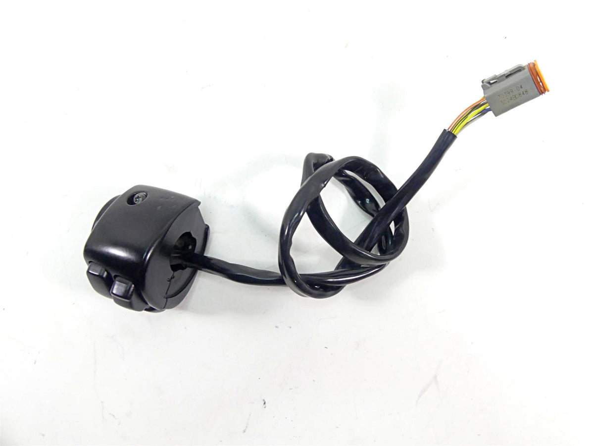 2005 Harley Sportster XL1200 C Left Hand Control Switch 71682-06A 71685-06A {{ shop.shopifyCountryName }} - Mototech271