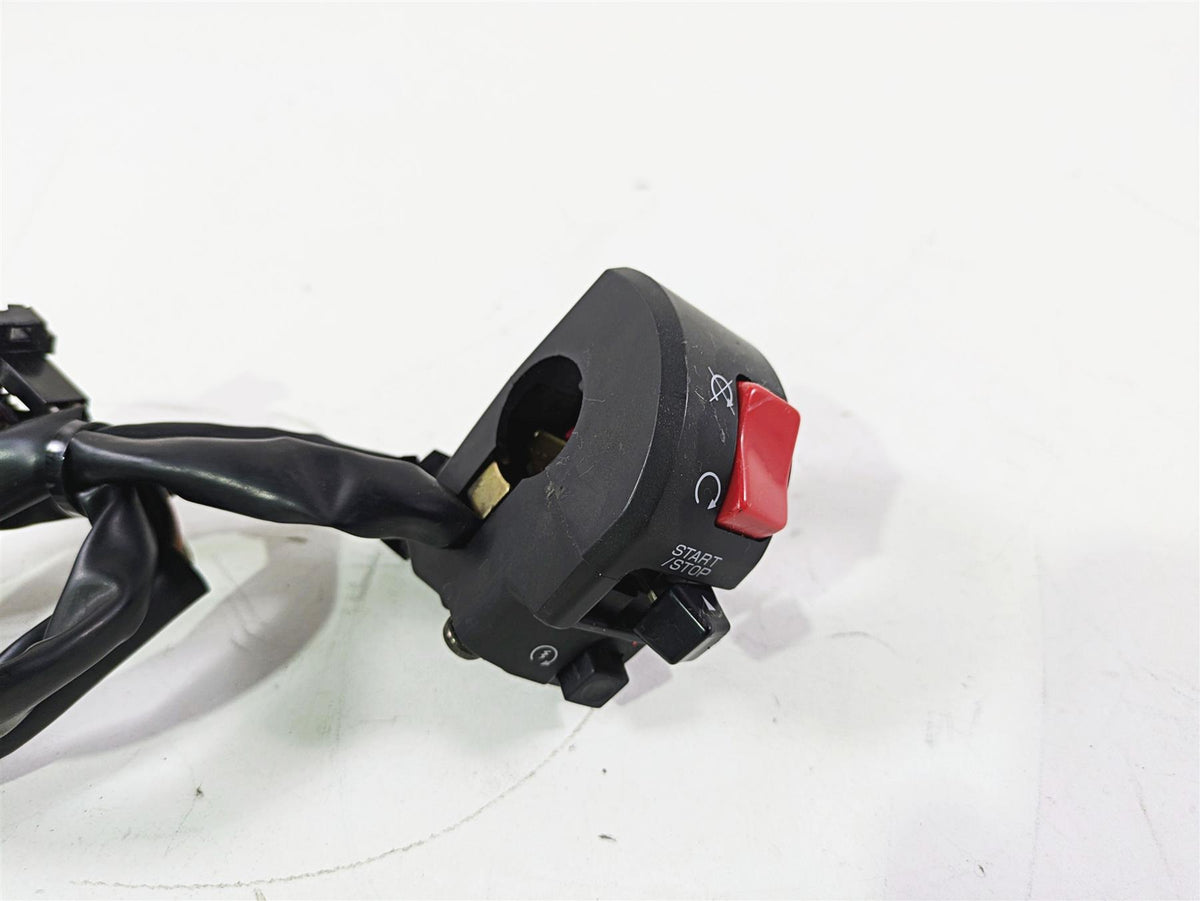 2005 Kawasaki ZX1000 ZX10R Ninja Right Start Stop Control Switch 46091-0114 {{ shop.shopifyCountryName }} - Mototech271