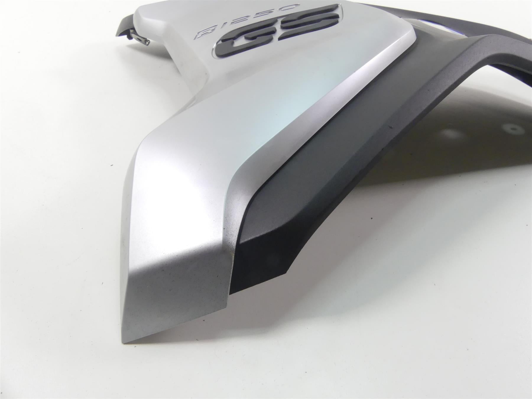 2019 BMW R1250GS K50 Left Side Intake Fairing & Emblem 46638556655 46638392881 {{ shop.shopifyCountryName }} - Mototech271