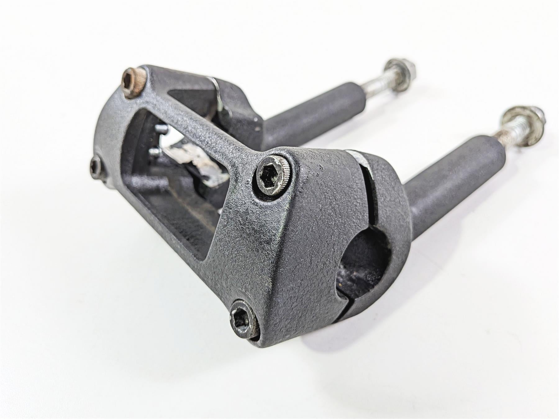 2022 Harley Softail FXLRST Low Rider Handlebar Riser Speedo Holder 55900290 {{ shop.shopifyCountryName }} - Mototech271
