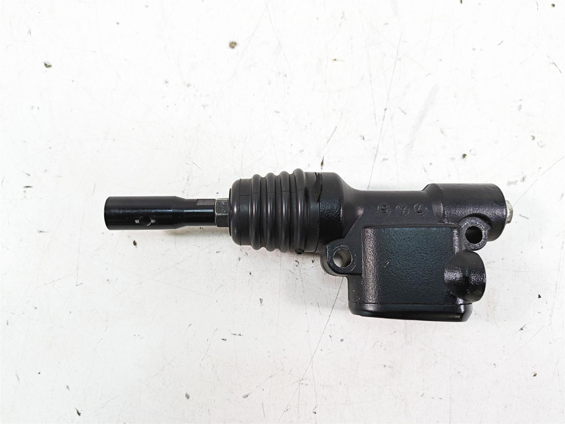 2017 Harley XL883 N Sportster Iron Rear Brake Master Cylinder 1/2" 41700025 {{ shop.shopifyCountryName }} - Mototech271