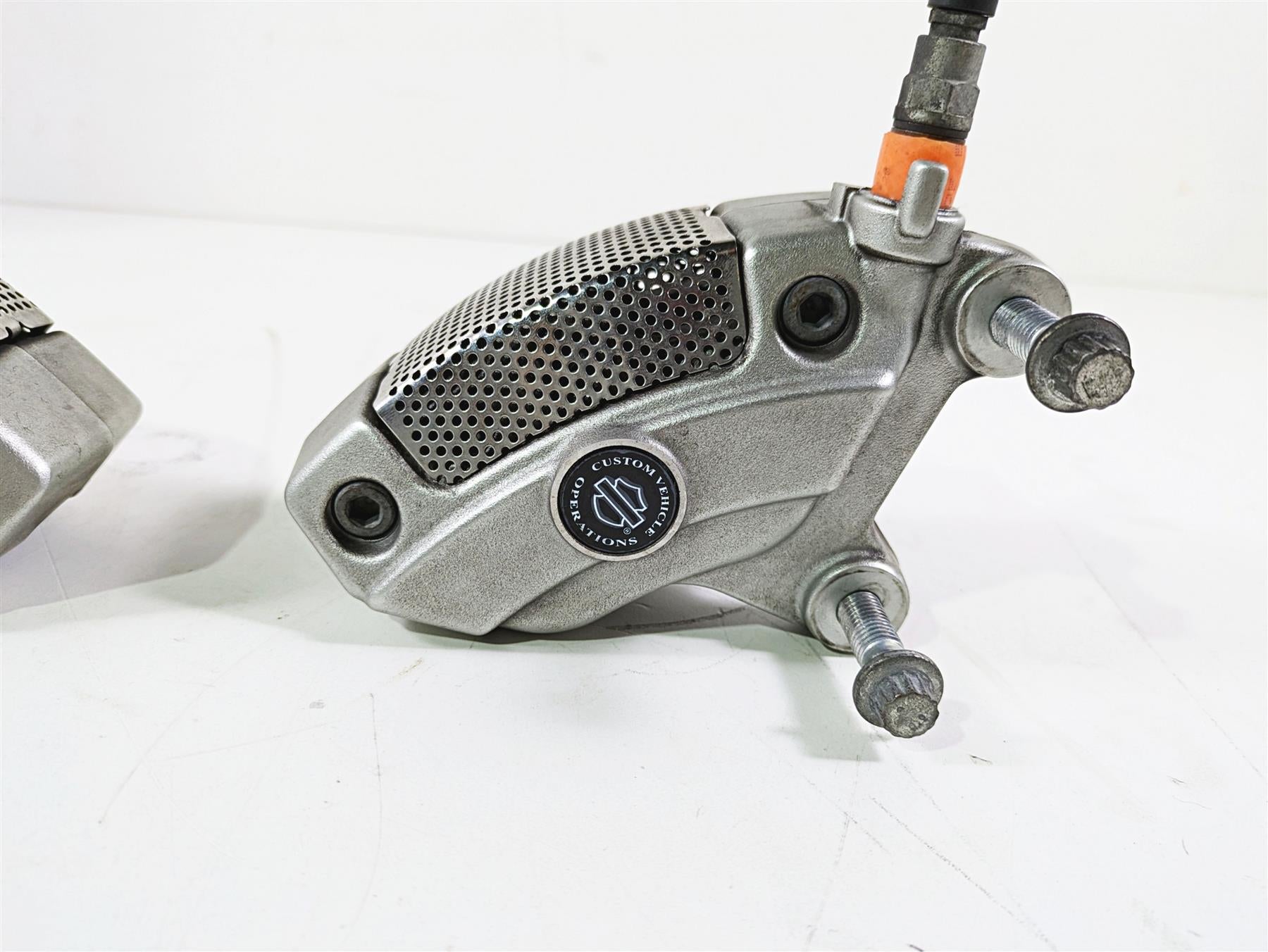 2017 Harley Touring FLHTKSE CVO E-Glide Front Brake Caliper Set 42938-08 {{ shop.shopifyCountryName }} - Mototech271