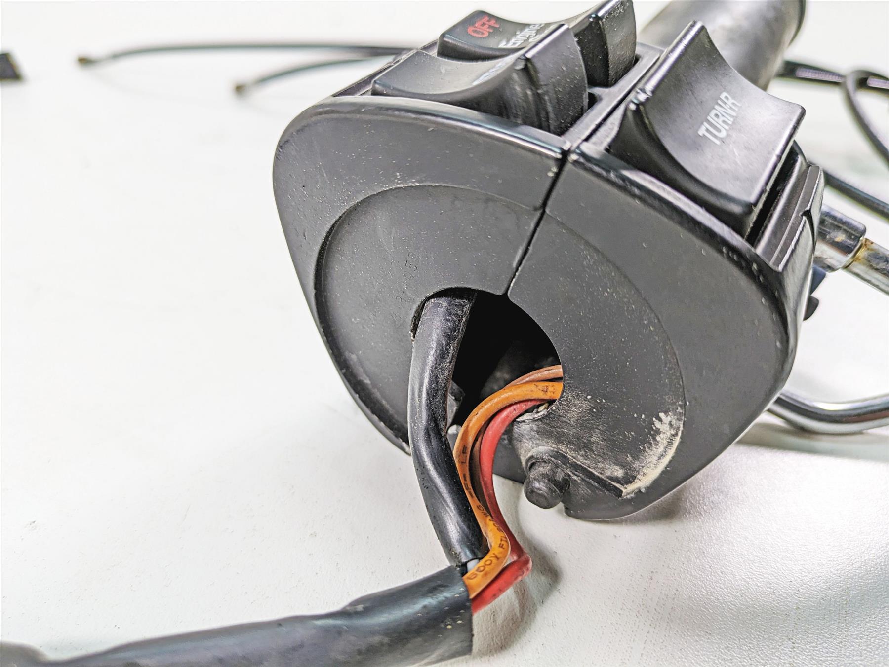 1986 Harley Sportster XLH 883 Right Start Stop Control Switch - Read 70219-86A {{ shop.shopifyCountryName }} - Mototech271
