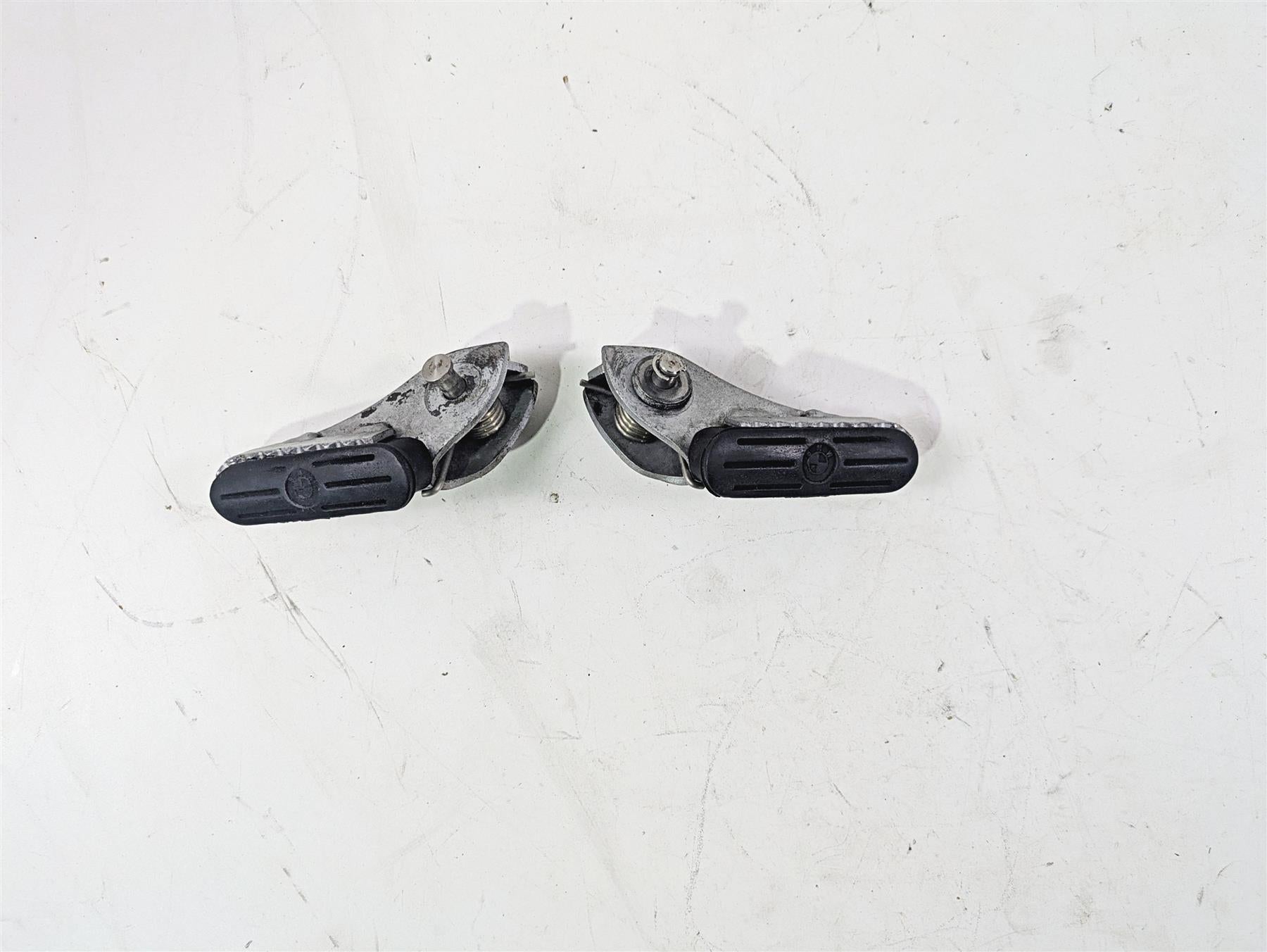2010 BMW R1200GS K25 Front Footpeg Foot Peg Rest Set 46717729281 46717729282 {{ shop.shopifyCountryName }} - Mototech271