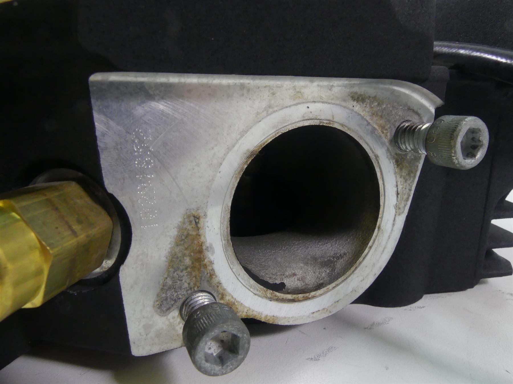 2013 Harley Touring FLHX Street Glide Cylinderhead Cylinder Head Set 17193-06A {{ shop.shopifyCountryName }} - Mototech271