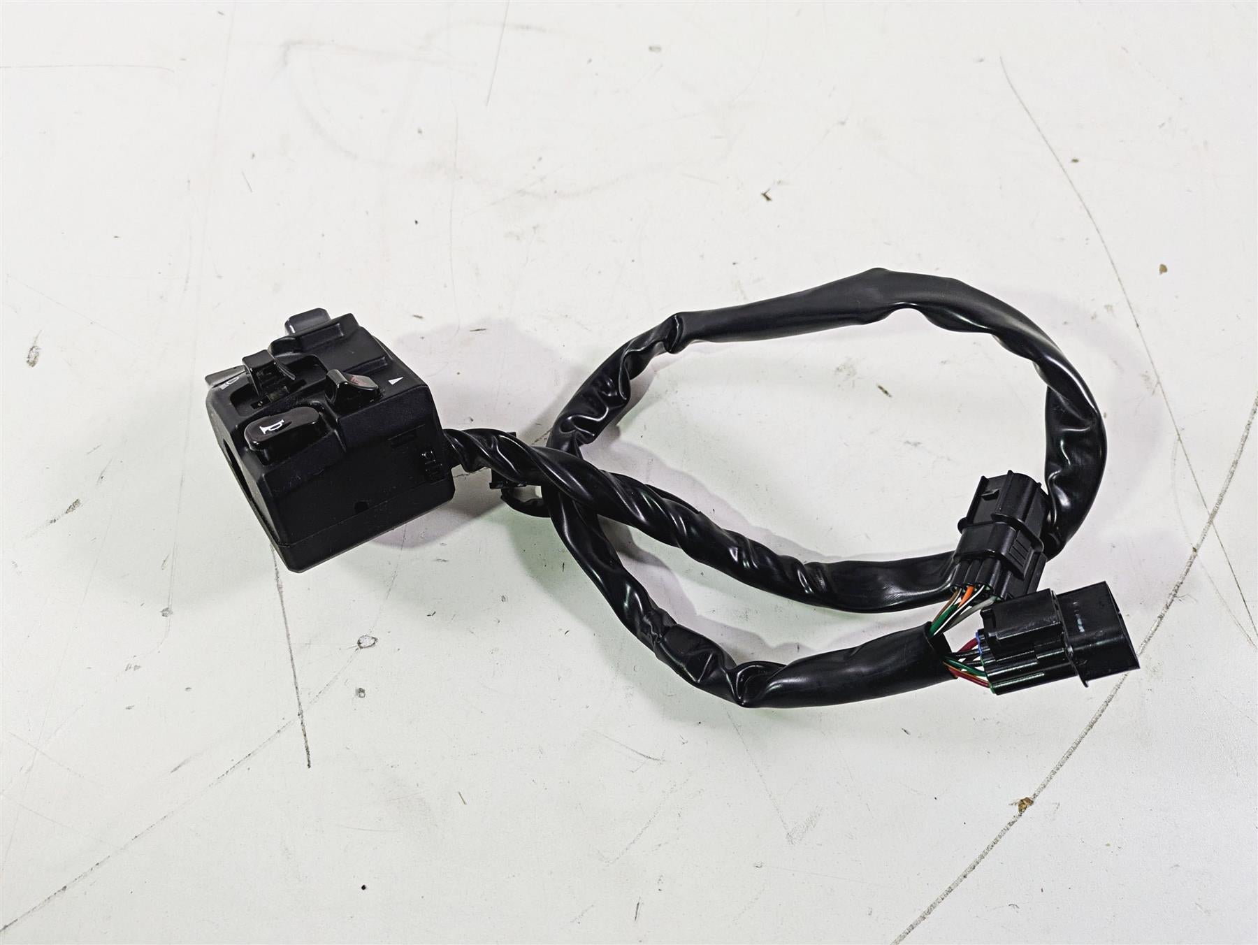 2024 Kawasaki ZX6R ZX636 Ninja Left Hand Turn Signal Control Switch 46091-0624 | Mototech271