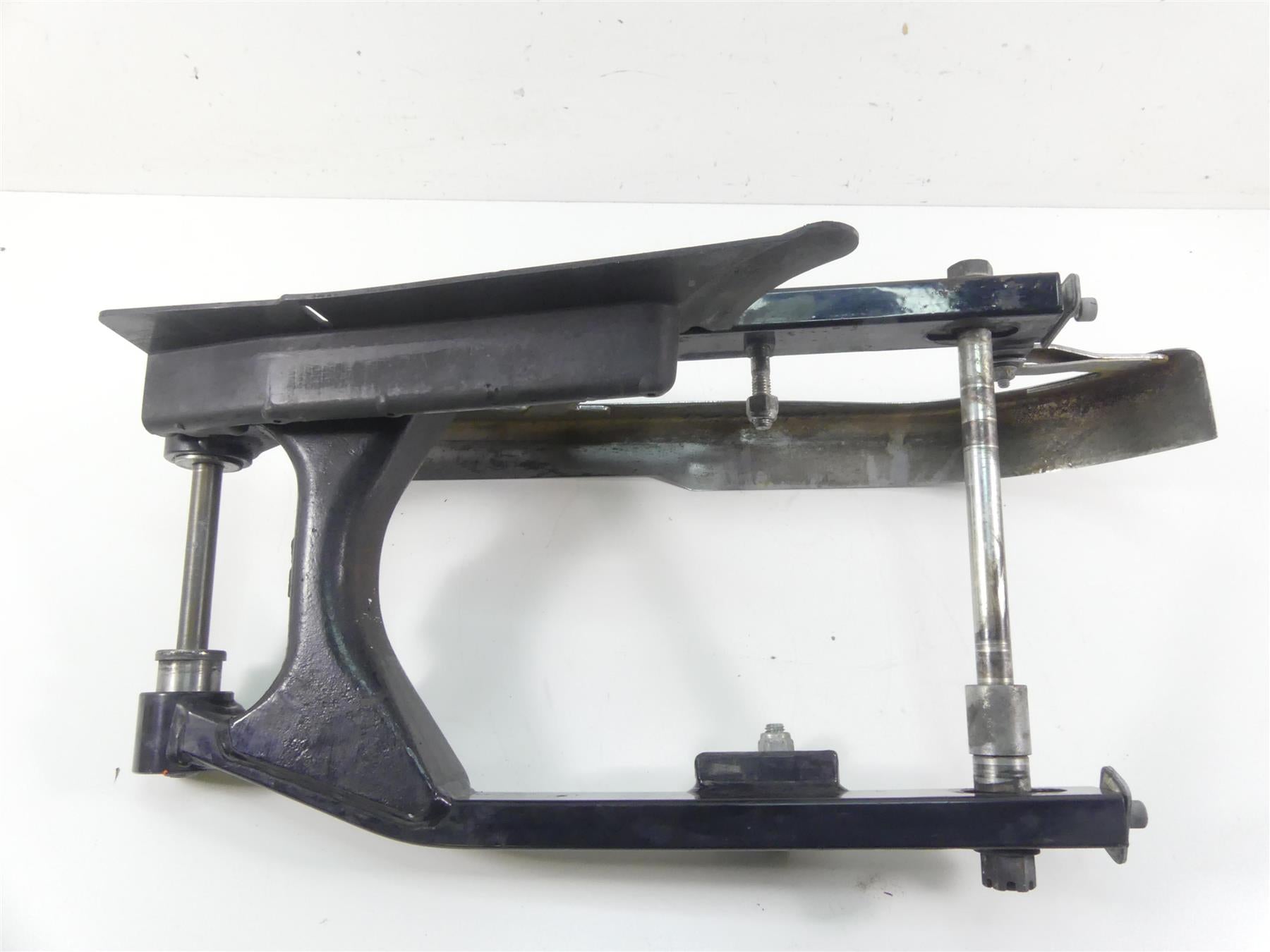 1999 Harley Dyna FXDS Convertible Rear Swingarm Swing Arm + 3/4" Axle 47820-90A {{ shop.shopifyCountryName }} - Mototech271