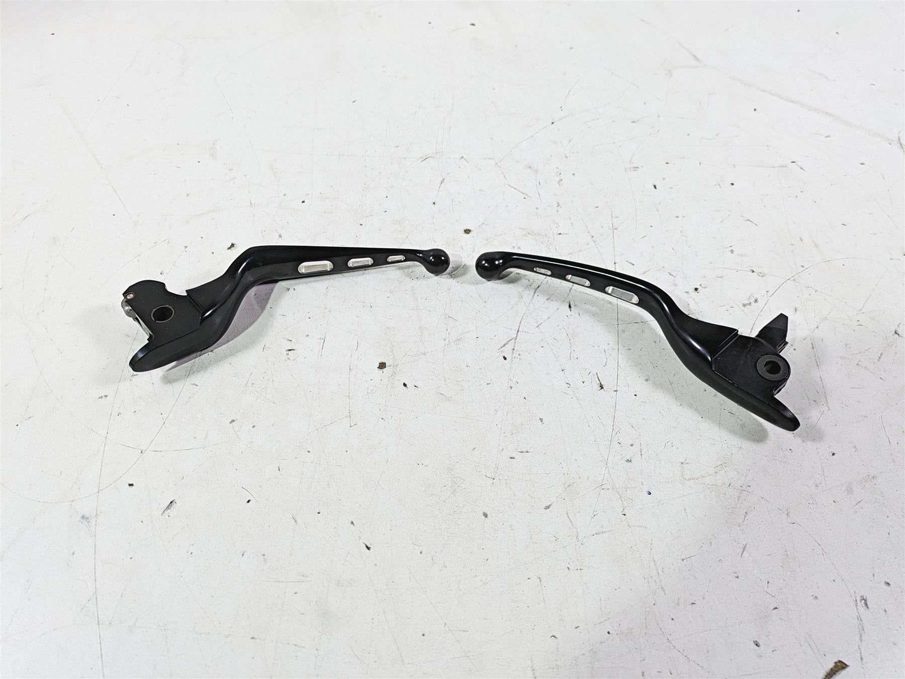 2015 Harley Touring FLHXS Street Glide Oem Edge Cut Lever Set 5311792 36700067 {{ shop.shopifyCountryName }} - Mototech271