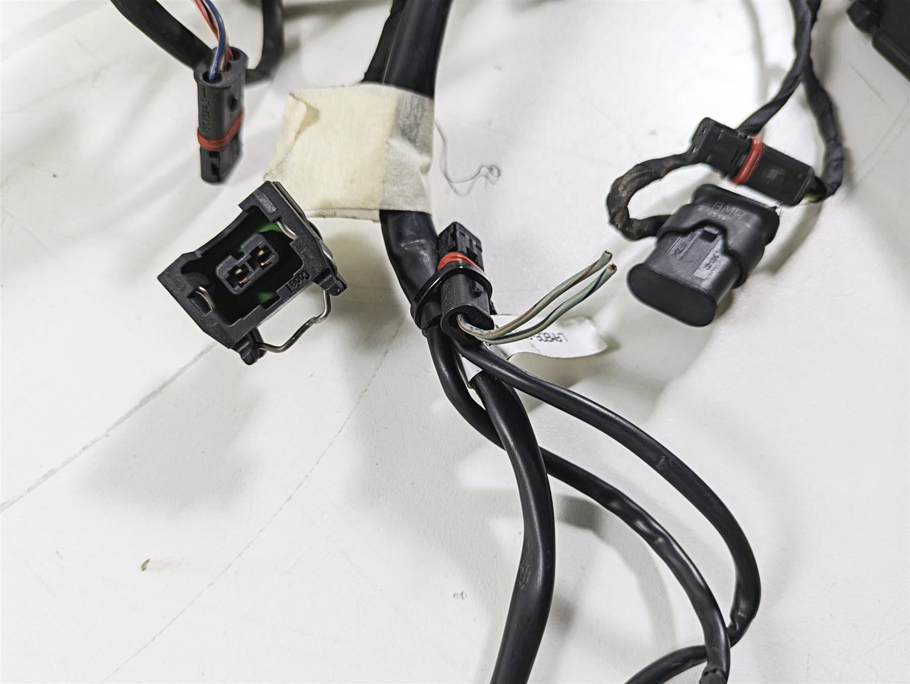 2016 BMW S1000RR K46 Wiring Harness & Engine Harness DDC 61118556087 {{ shop.shopifyCountryName }} - Mototech271