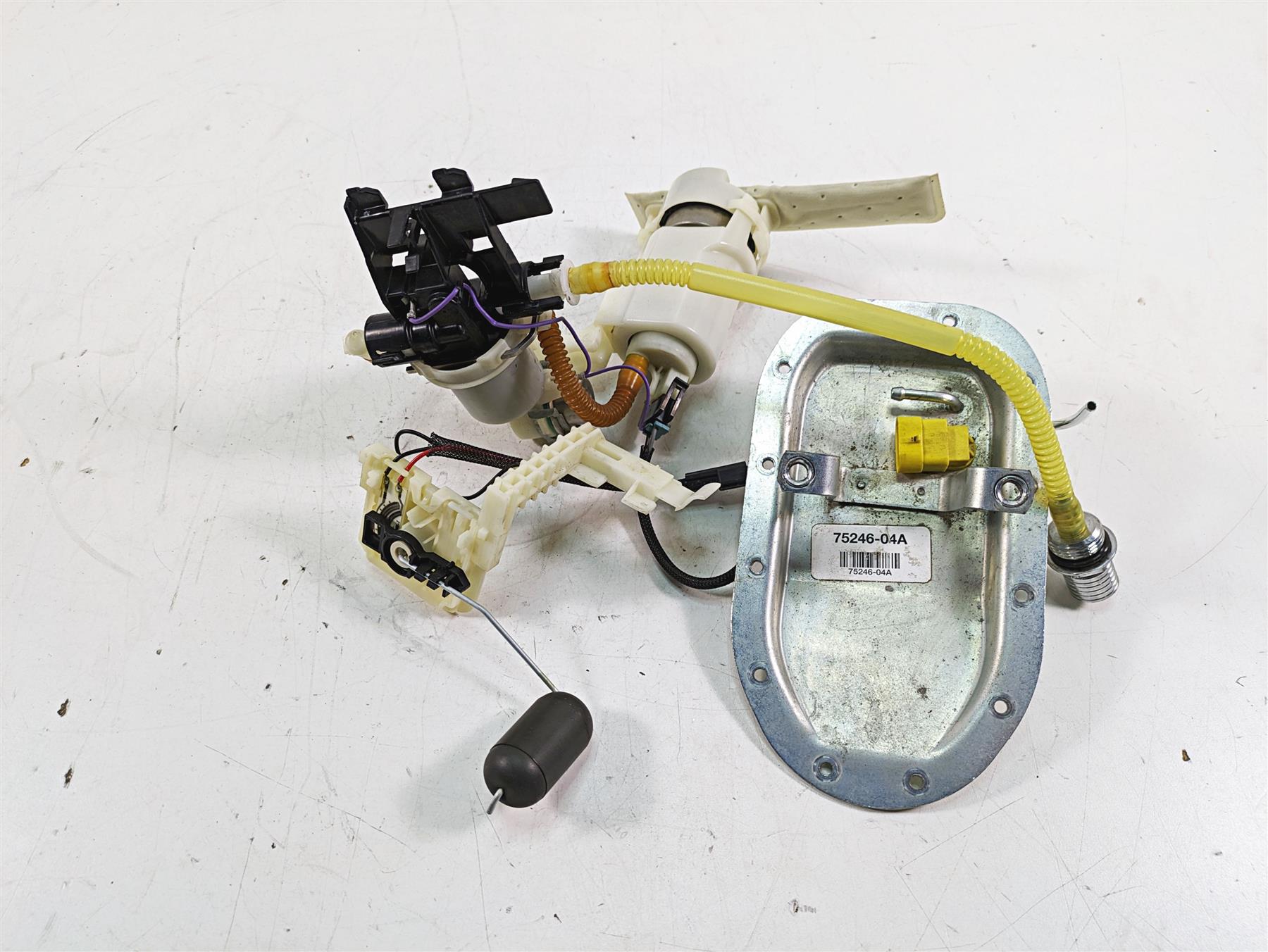2015 Harley FXDL Dyna Low Rider Fuel Gas Petrol Pump & Sending Unit 75246-04A {{ shop.shopifyCountryName }} - Mototech271