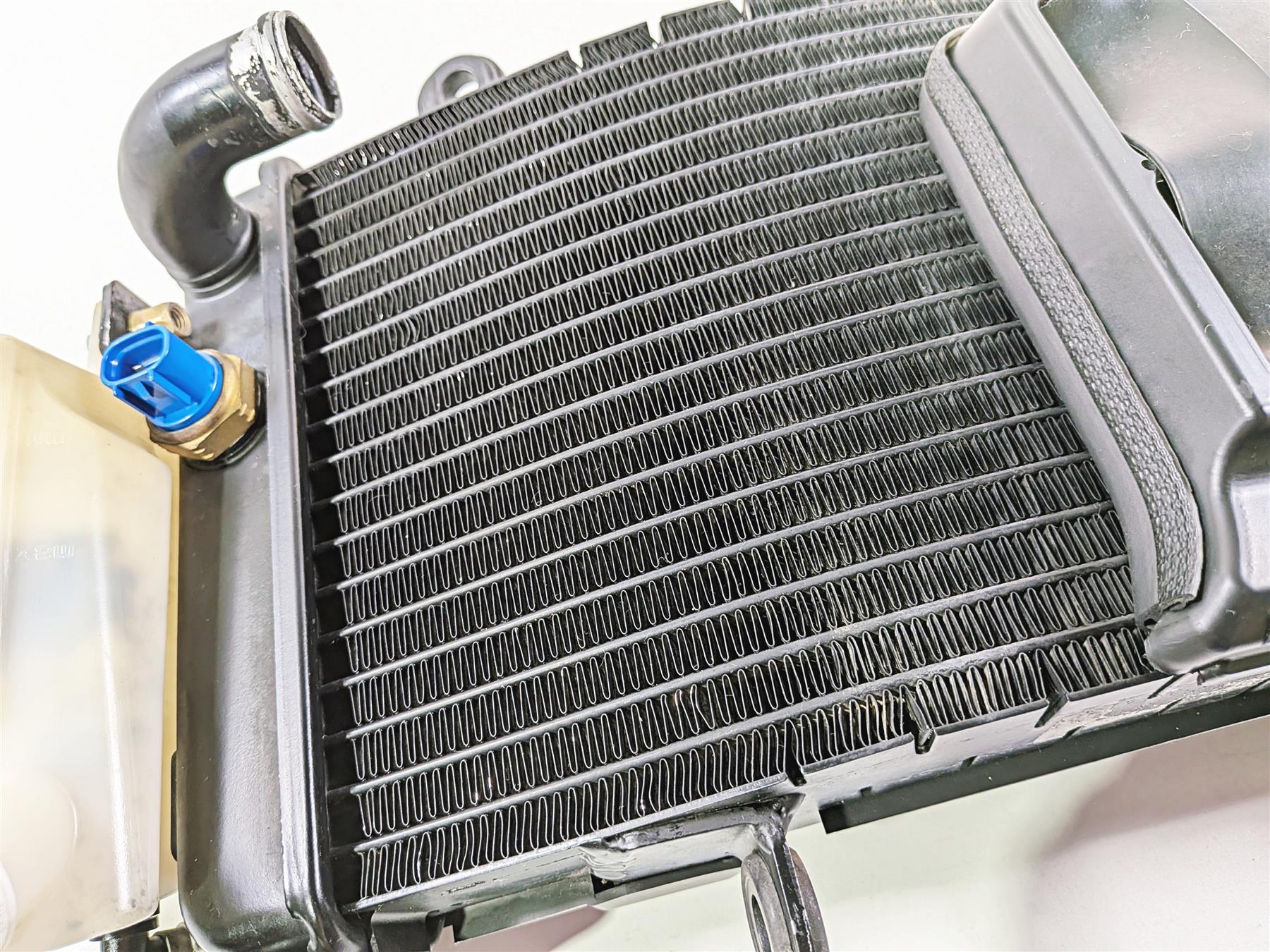 2005 KTM 950 LC8 Adventure Radiator Fan Reservoir Set 60035010000 60035010100 {{ shop.shopifyCountryName }} - Mototech271