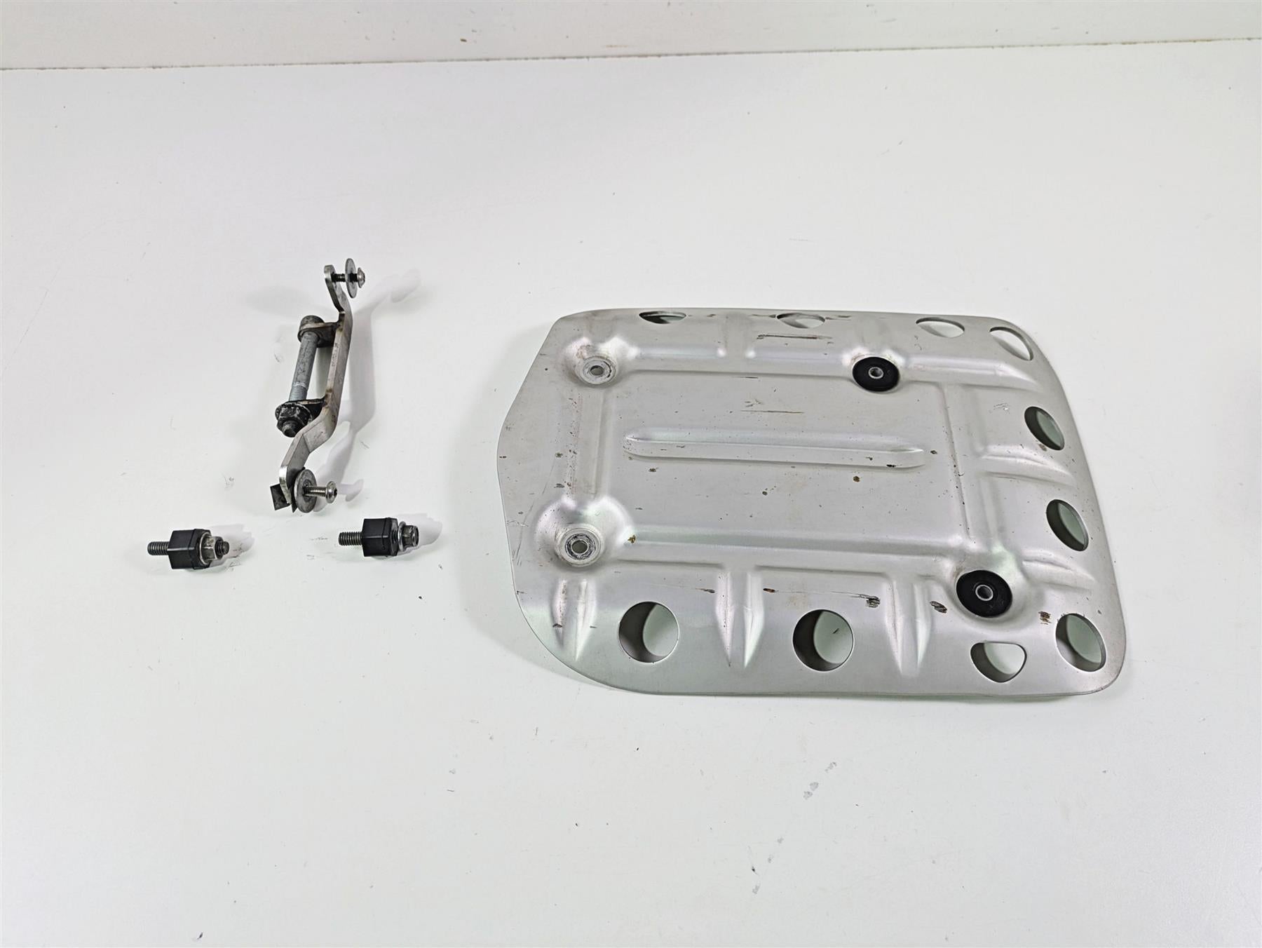 2018 BMW R nineT Urban GS K33 Lower Engine Guard Skidplate Set 11117717743 {{ shop.shopifyCountryName }} - Mototech271