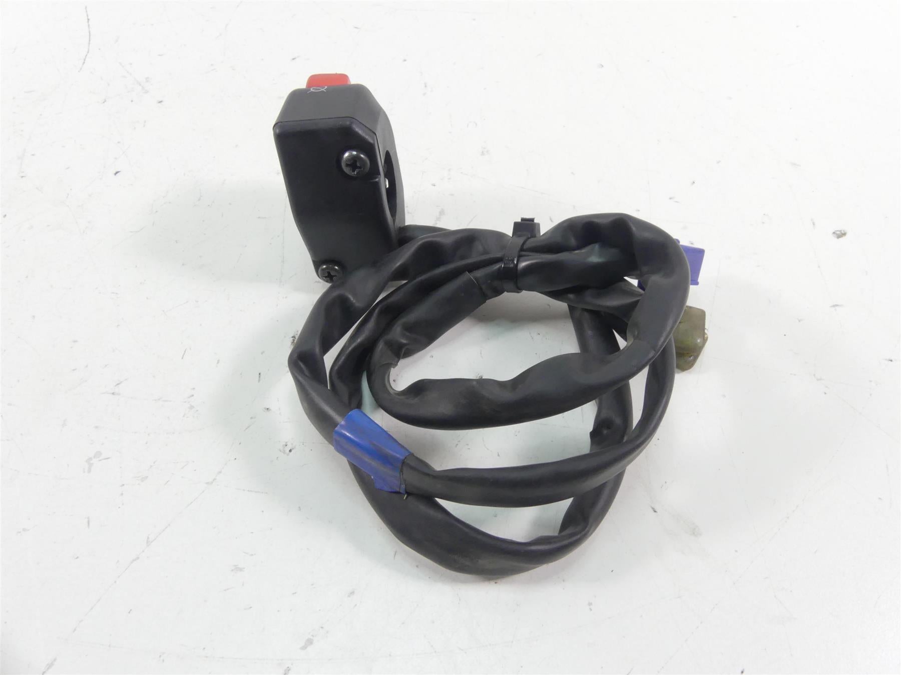 2008 Yamaha FZ1 Fazer Right Hand Start Kill Control Switch 2D1-83975-00-00 {{ shop.shopifyCountryName }} - Mototech271
