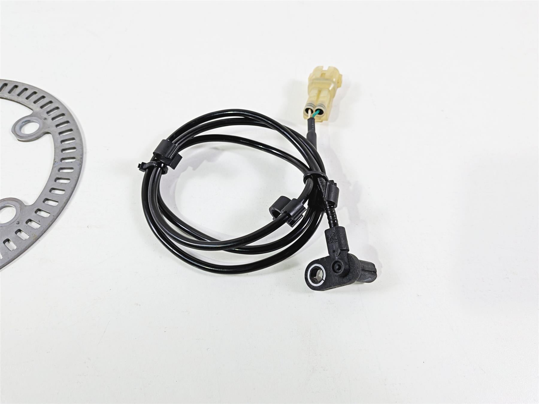 2019 Triumph Speed Triple RS 1050 Front Abs Brake Wheel Speed Sensor T2029270 {{ shop.shopifyCountryName }} - Mototech271