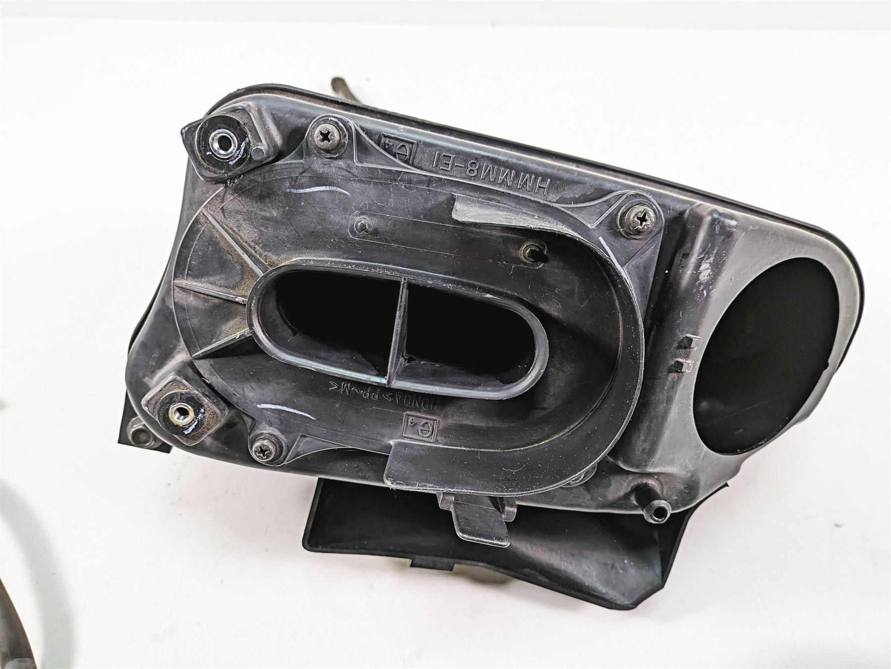 2006 Honda VT1100 C2 Shadow Air Box Cleaner Breather & Tubes 17210-MM8-020 {{ shop.shopifyCountryName }} - Mototech271