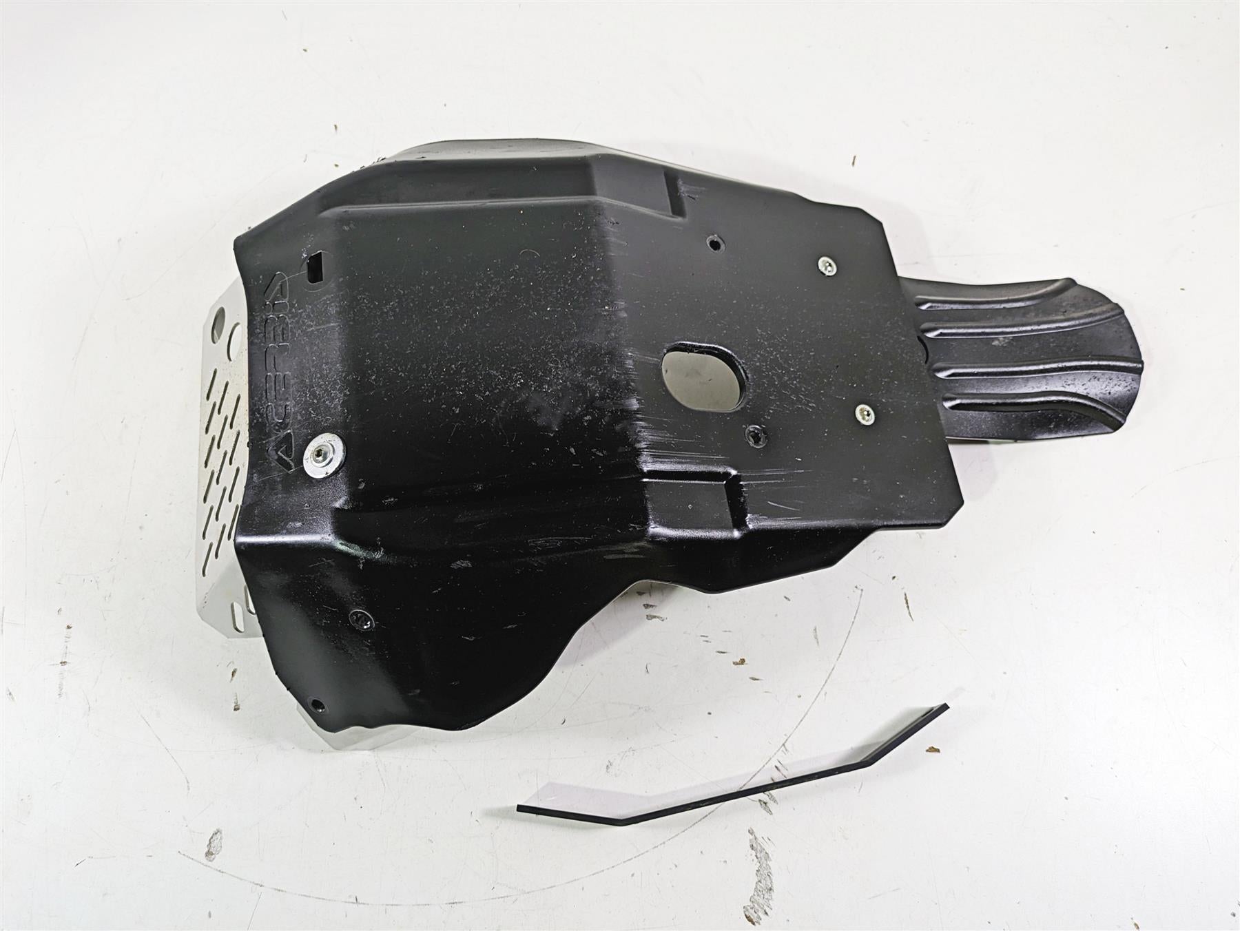 2021 Yamaha Tenere 700 XTZ7 Acerbis Lower Engine Skid Plate Guard 24691 {{ shop.shopifyCountryName }} - Mototech271