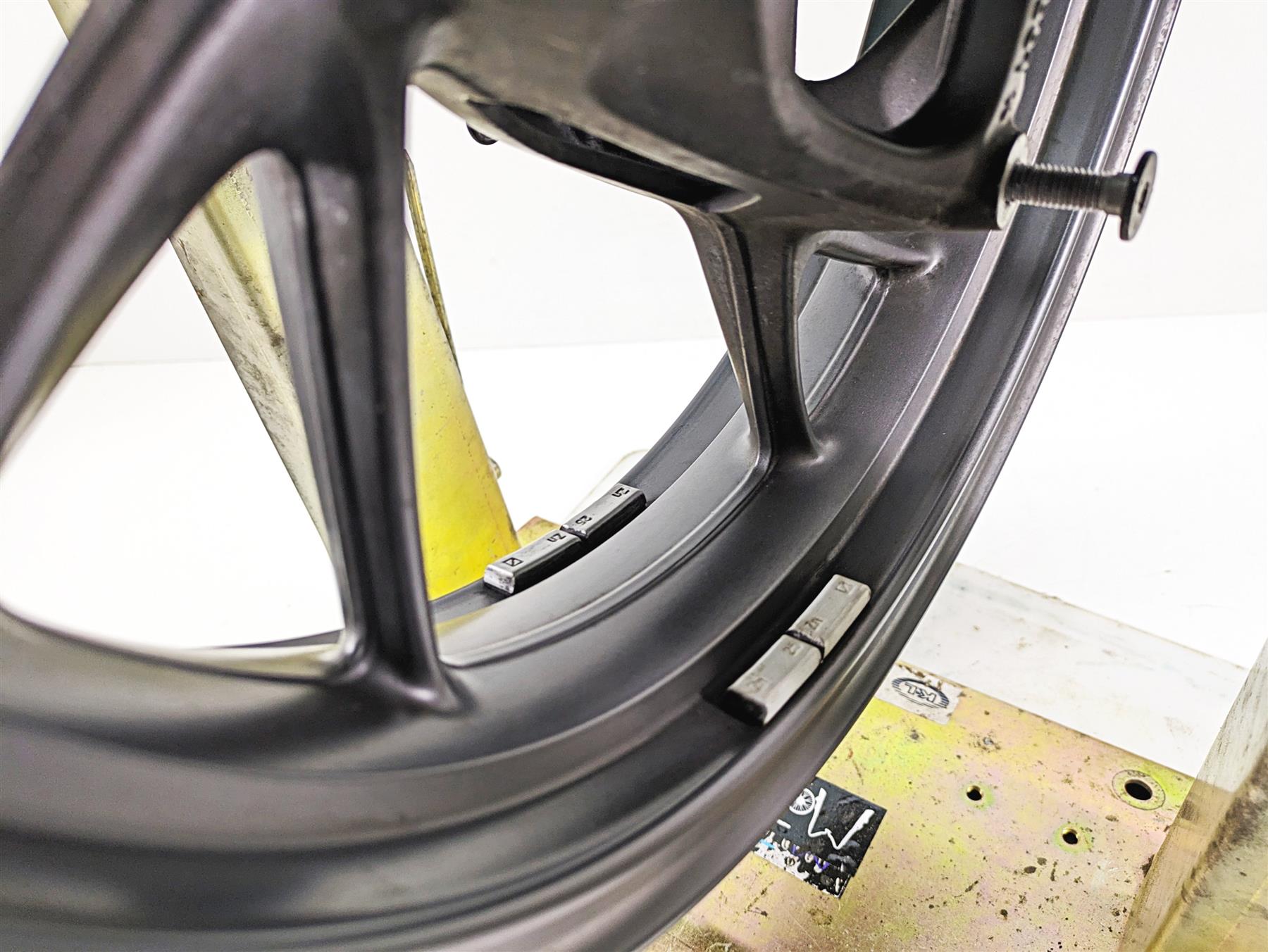 2016 BMW R1200R K53 Straight 17x3.5 Front Wheel Rim 36318556328 {{ shop.shopifyCountryName }} - Mototech271