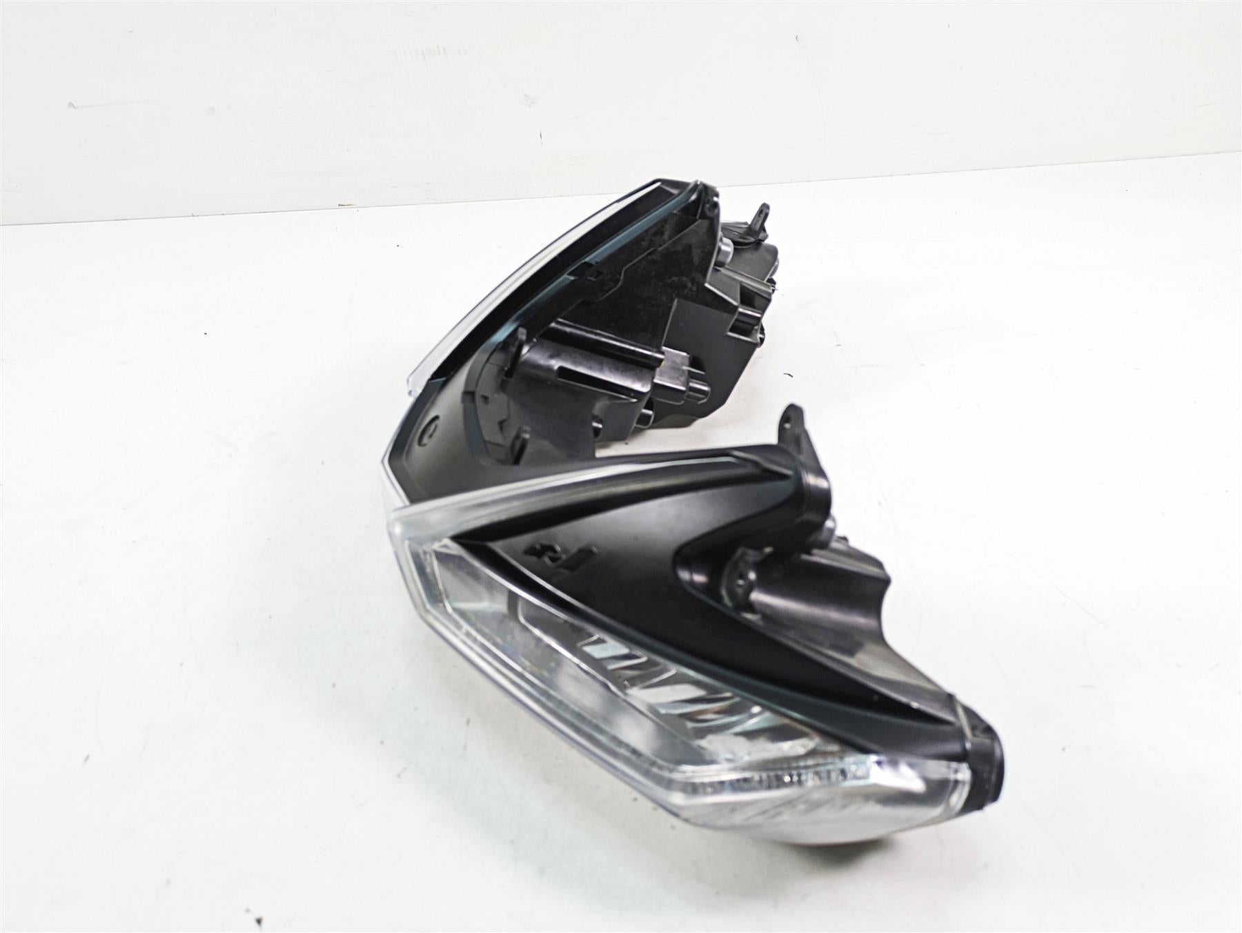 2021 Aprilia RS660 Head Light Headlight Lamp Lens - Read 2D000465 {{ shop.shopifyCountryName }} - Mototech271