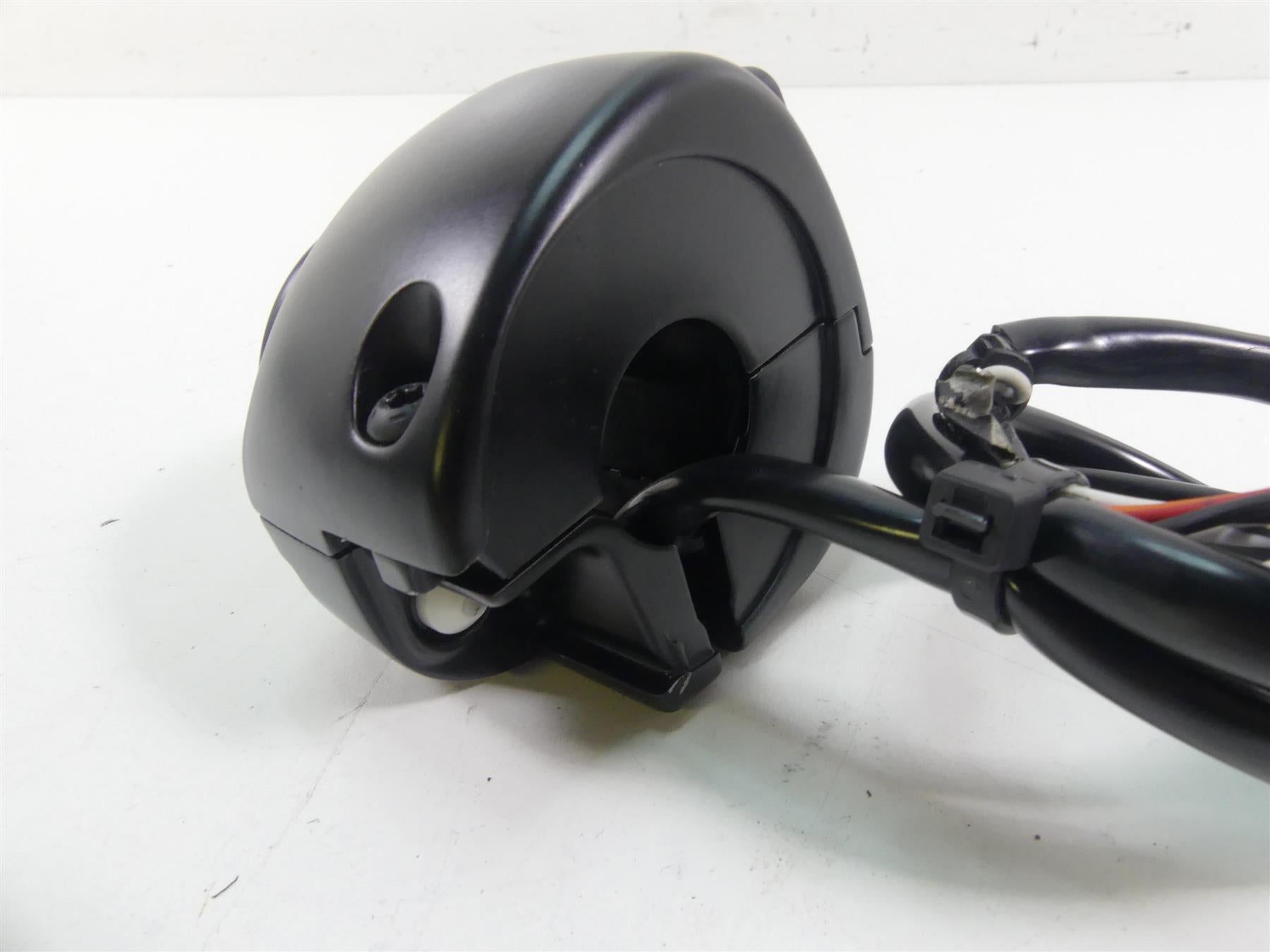 2018 Harley Softail FXFB Fat Bob Right Hand Start Stop Control Switch 71500462 {{ shop.shopifyCountryName }} - Mototech271