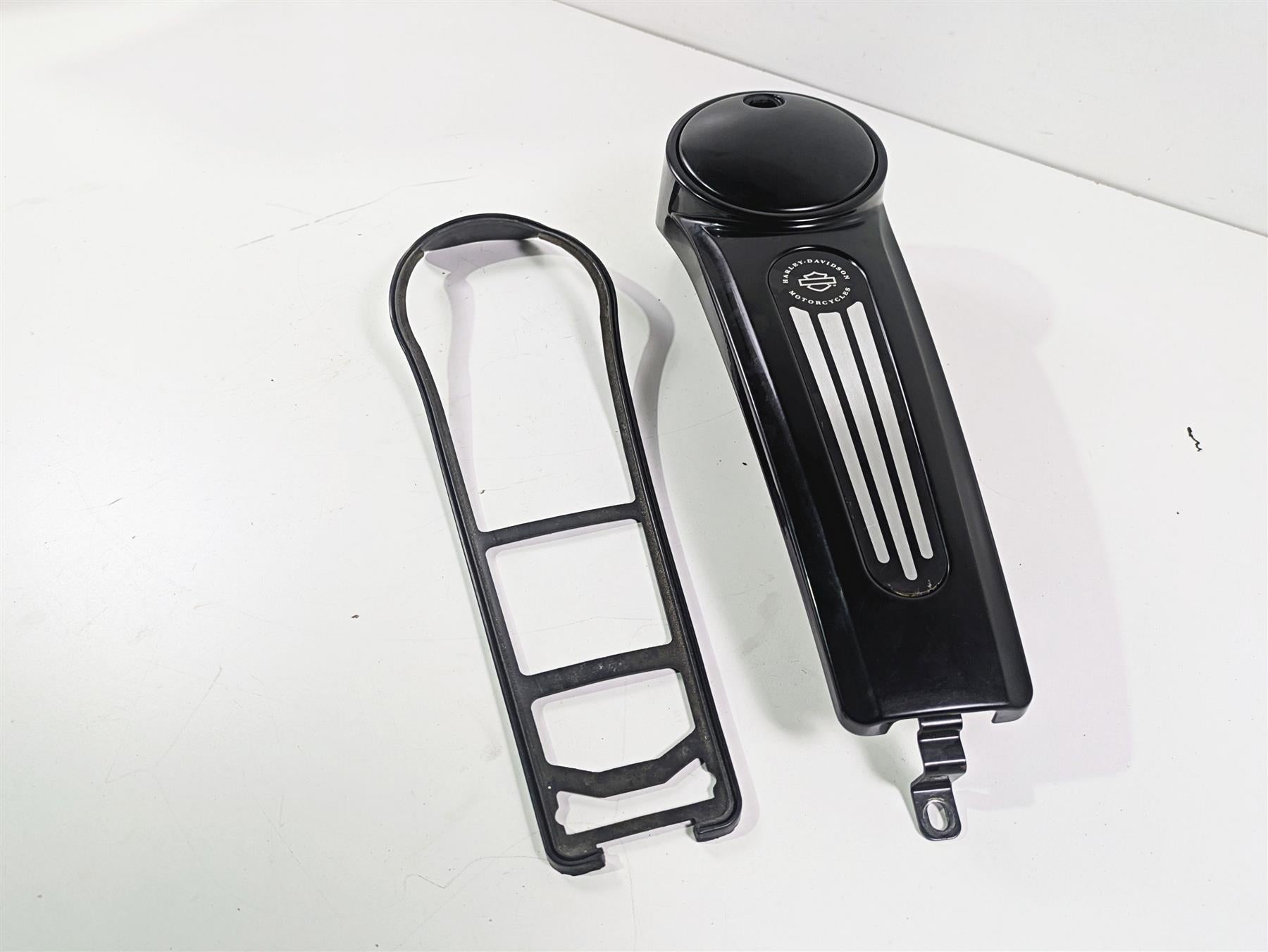 2001 Harley Touring FLHX Street Glide Fuel Tank Dash Cover 69214-04 {{ shop.shopifyCountryName }} - Mototech271